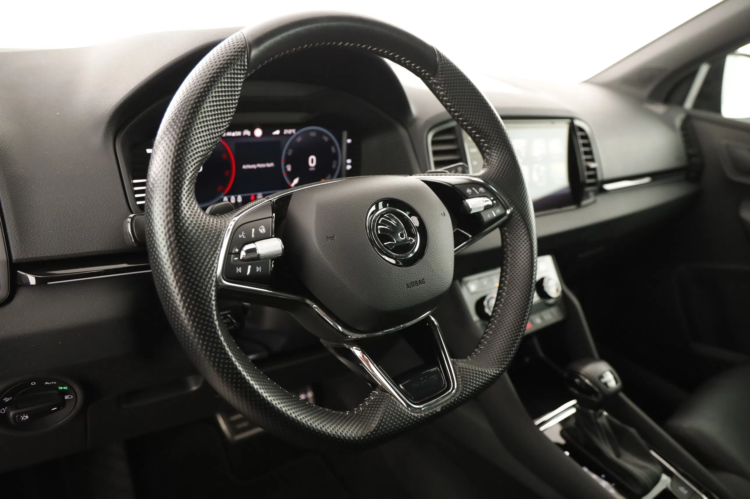 Skoda Karoq 2.0 TDI Sportline | Bild 8 von 24