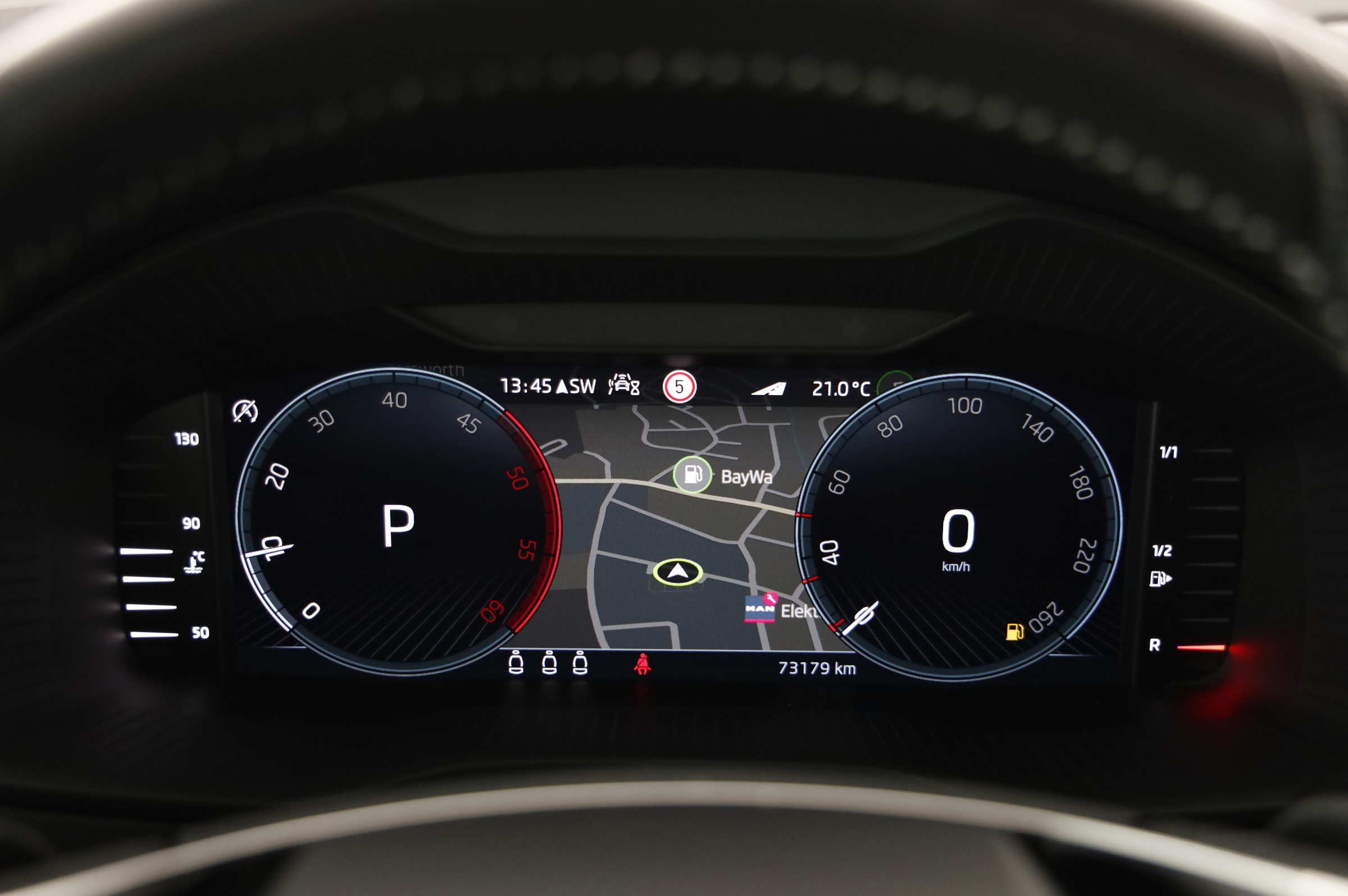 Skoda Karoq 2.0 TDI Sportline | Bild 10 von 24