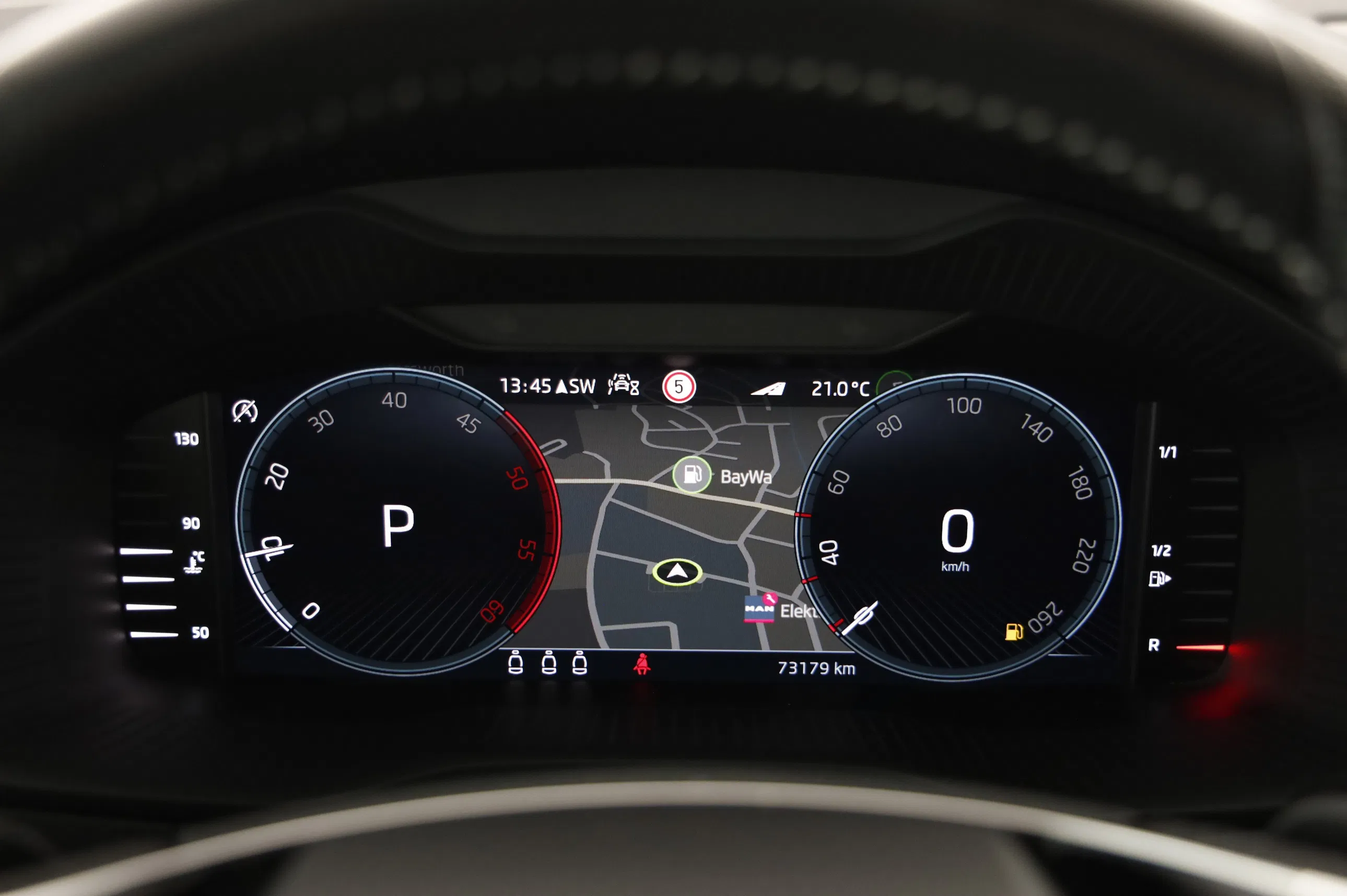 Skoda Karoq 2.0 TDI Sportline | Bild 10 von 24