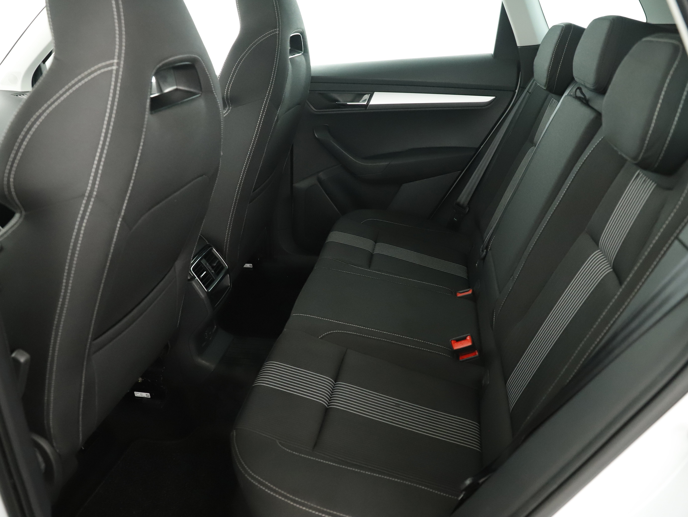 Skoda Karoq 2.0 TDI Ambition SC | Bild 20 von 24