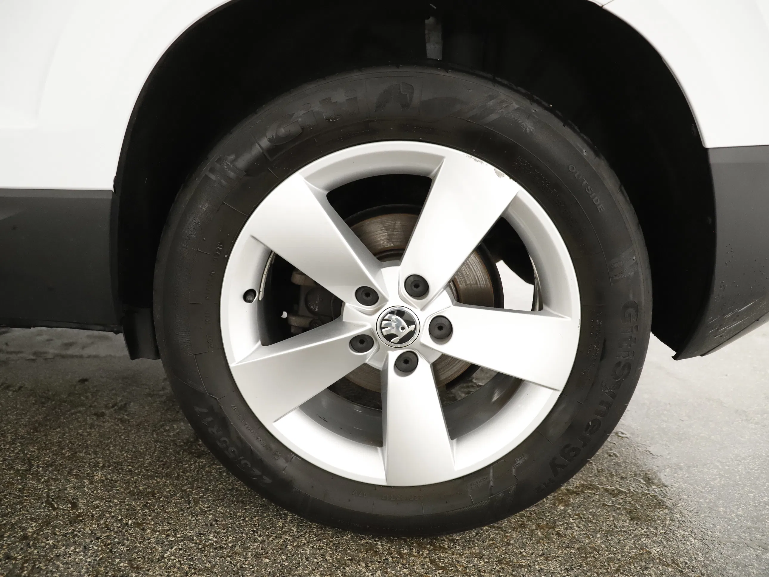 Skoda Karoq 2.0 TDI Ambition SC | Bild 4 von 24