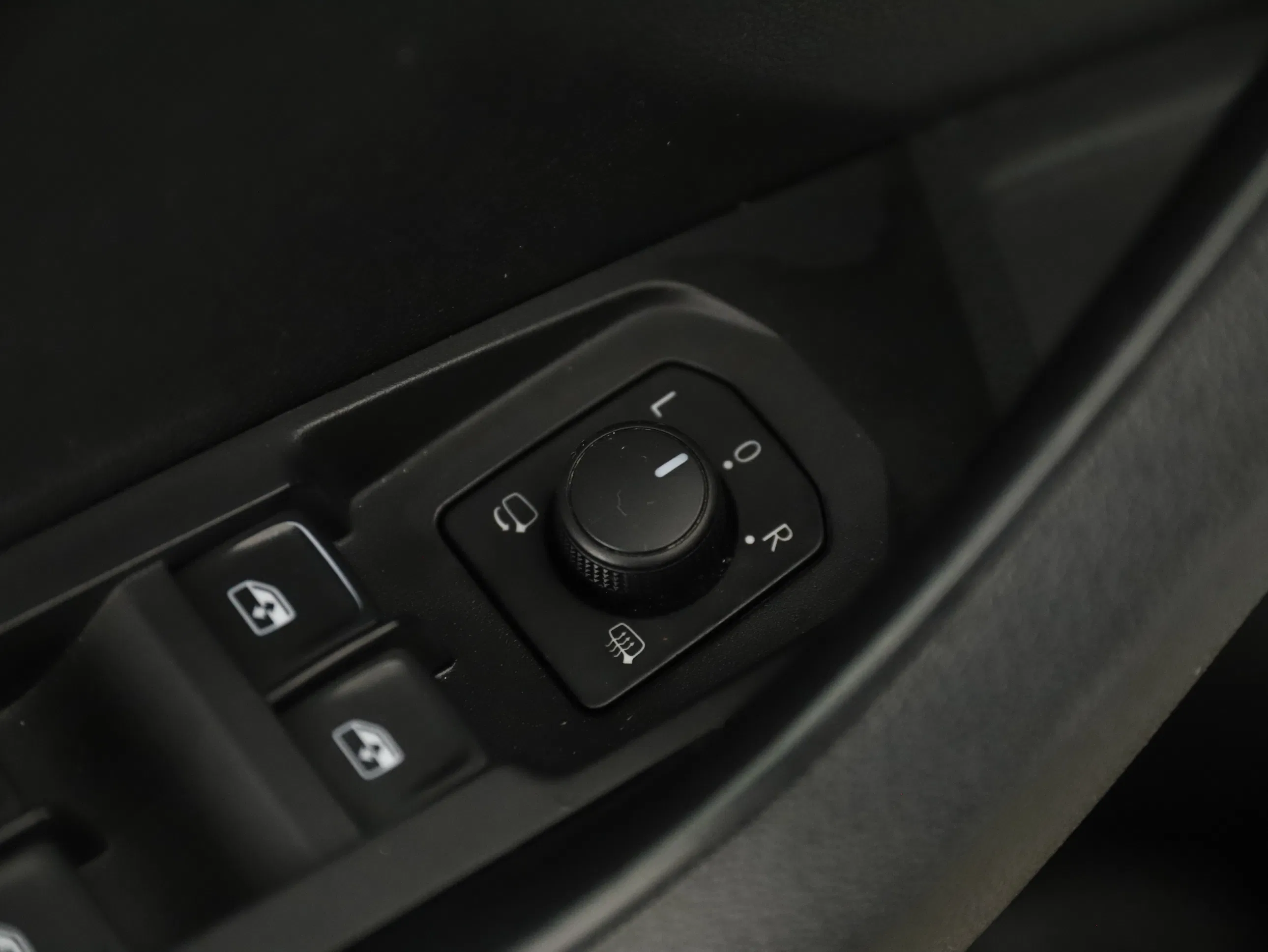 Skoda Karoq 2.0 TDI Ambition SC | Bild 6 von 24