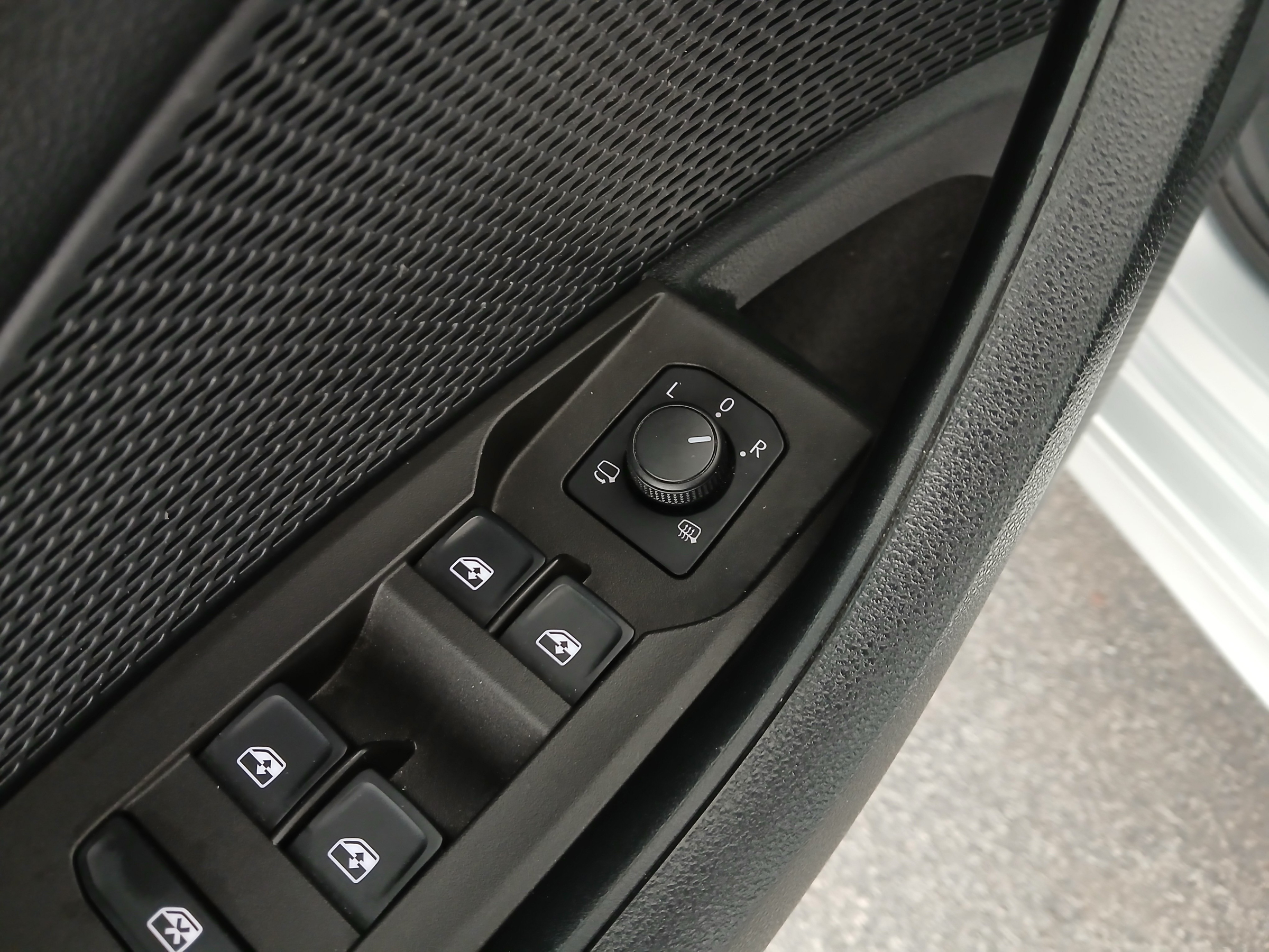 Skoda Octavia Combi 2.0 TDI Ambition | Bild 12 von 30