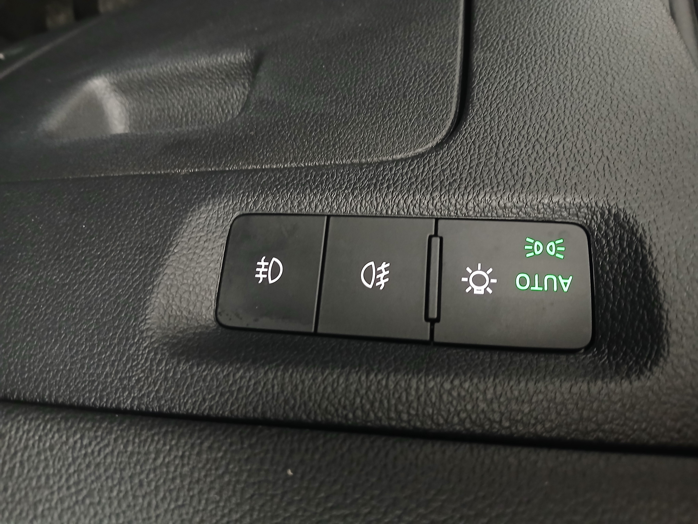 Skoda Octavia Combi 2.0 TDI Ambition | Bild 13 von 30