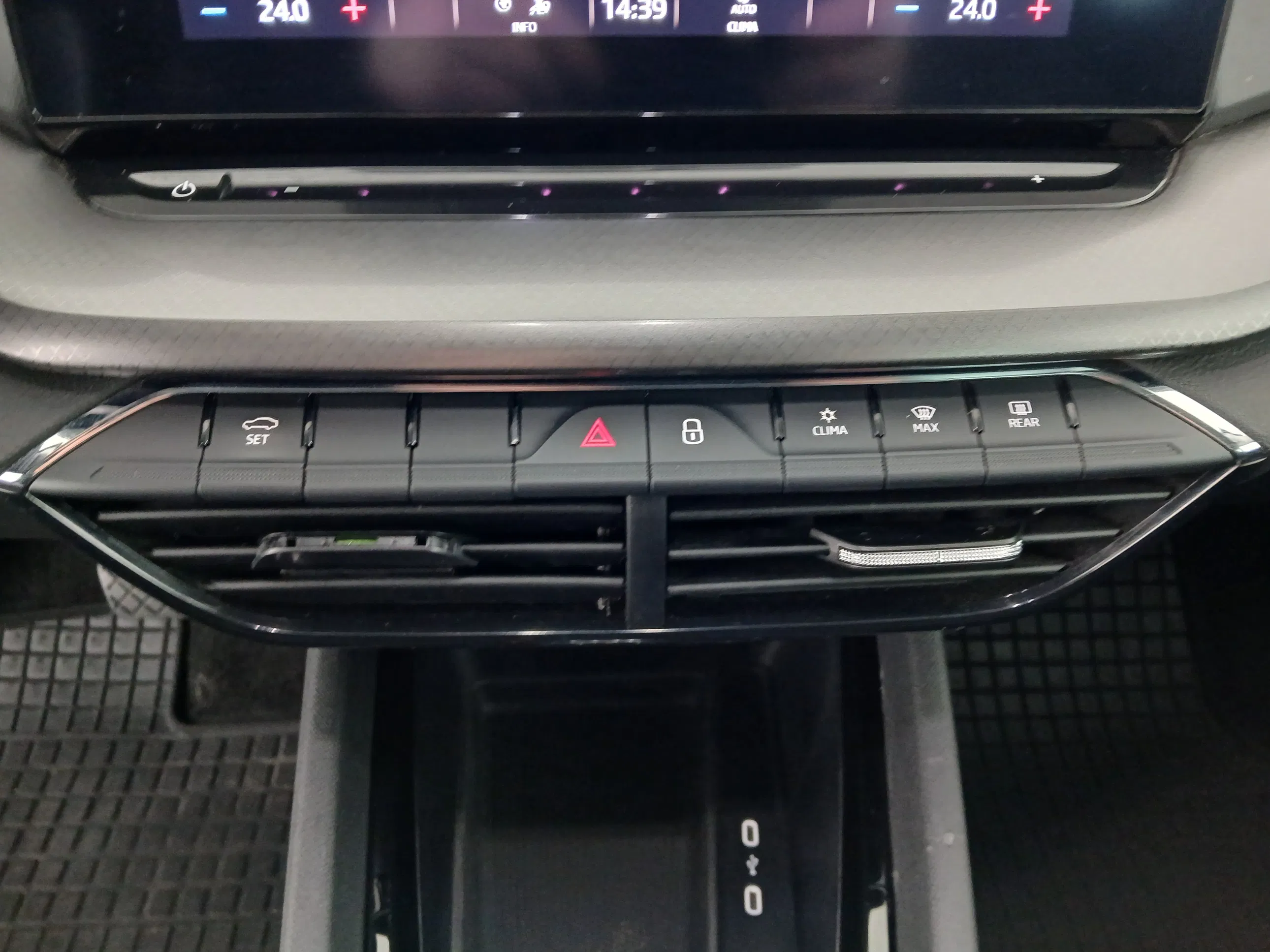 Skoda Octavia Combi 2.0 TDI Ambition | Bild 25 von 30