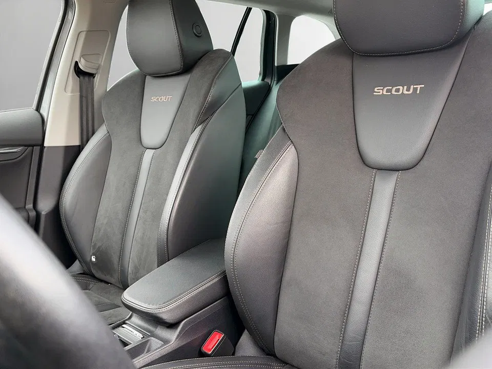 Skoda Octavia Combi 2.0 TDI 4x4 Scout | Bild 12 von 24