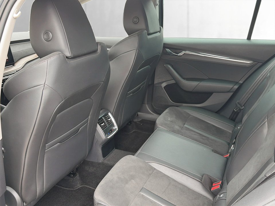 Skoda Octavia Combi 2.0 TDI 4x4 Scout | Bild 18 von 24