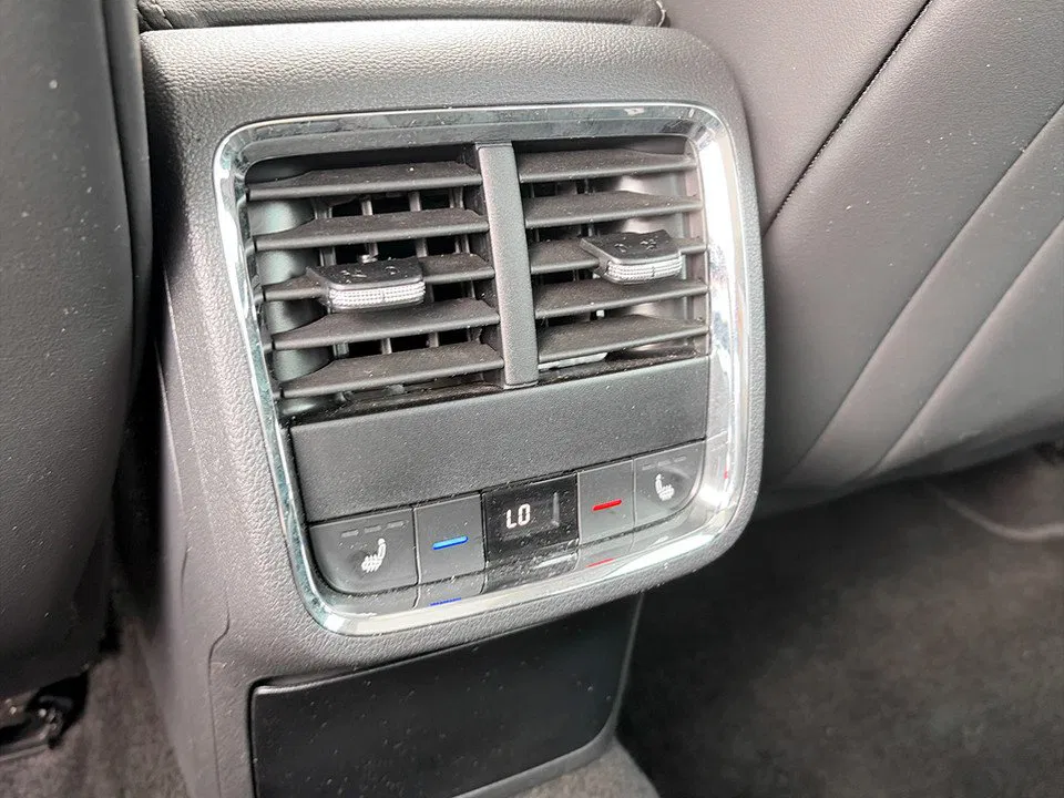 Skoda Octavia Combi 2.0 TDI 4x4 Scout | Bild 19 von 24