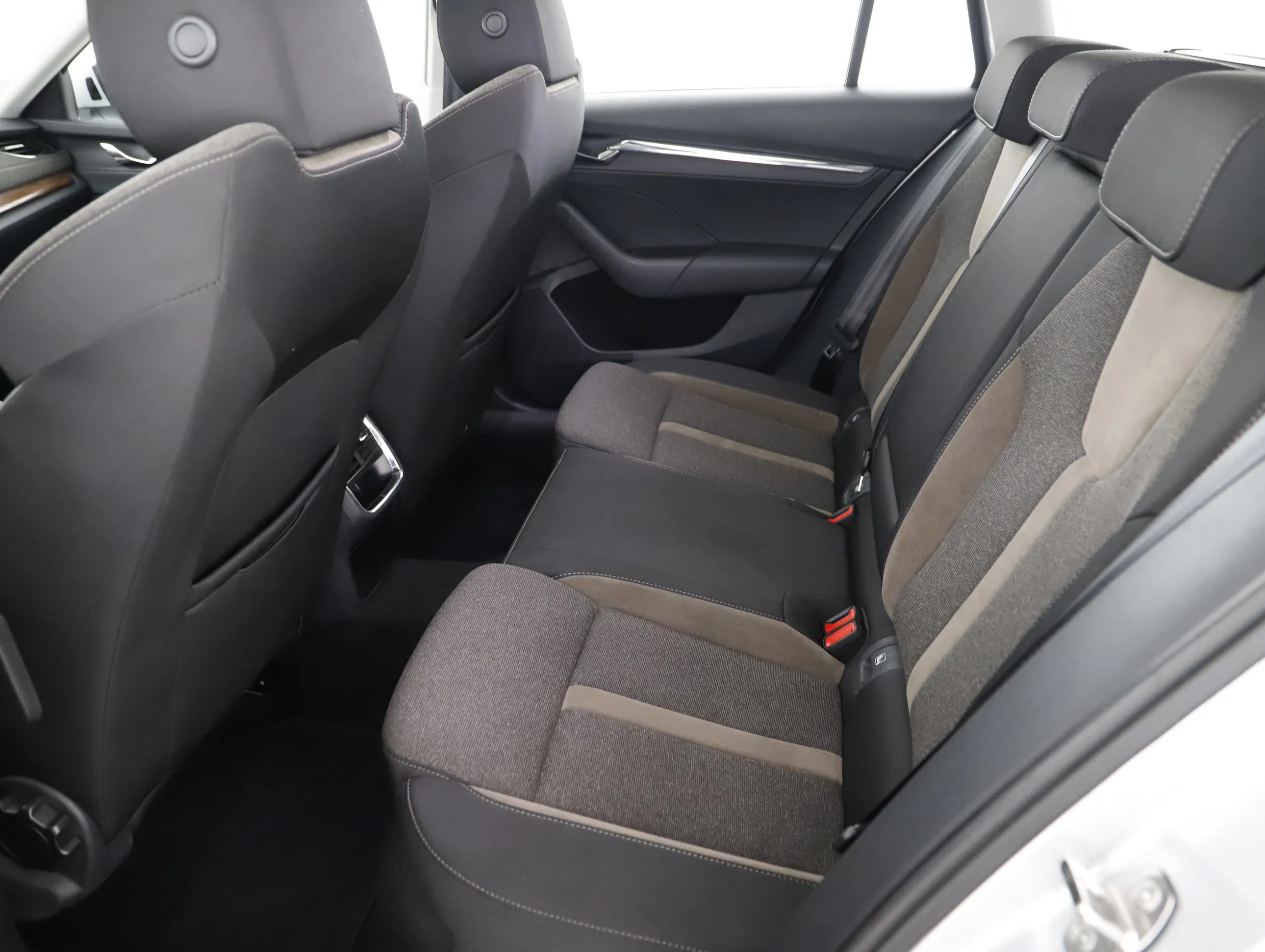 Skoda Octavia Combi 2.0TDI 4x4 Scout DSG | Bild 3 von 23