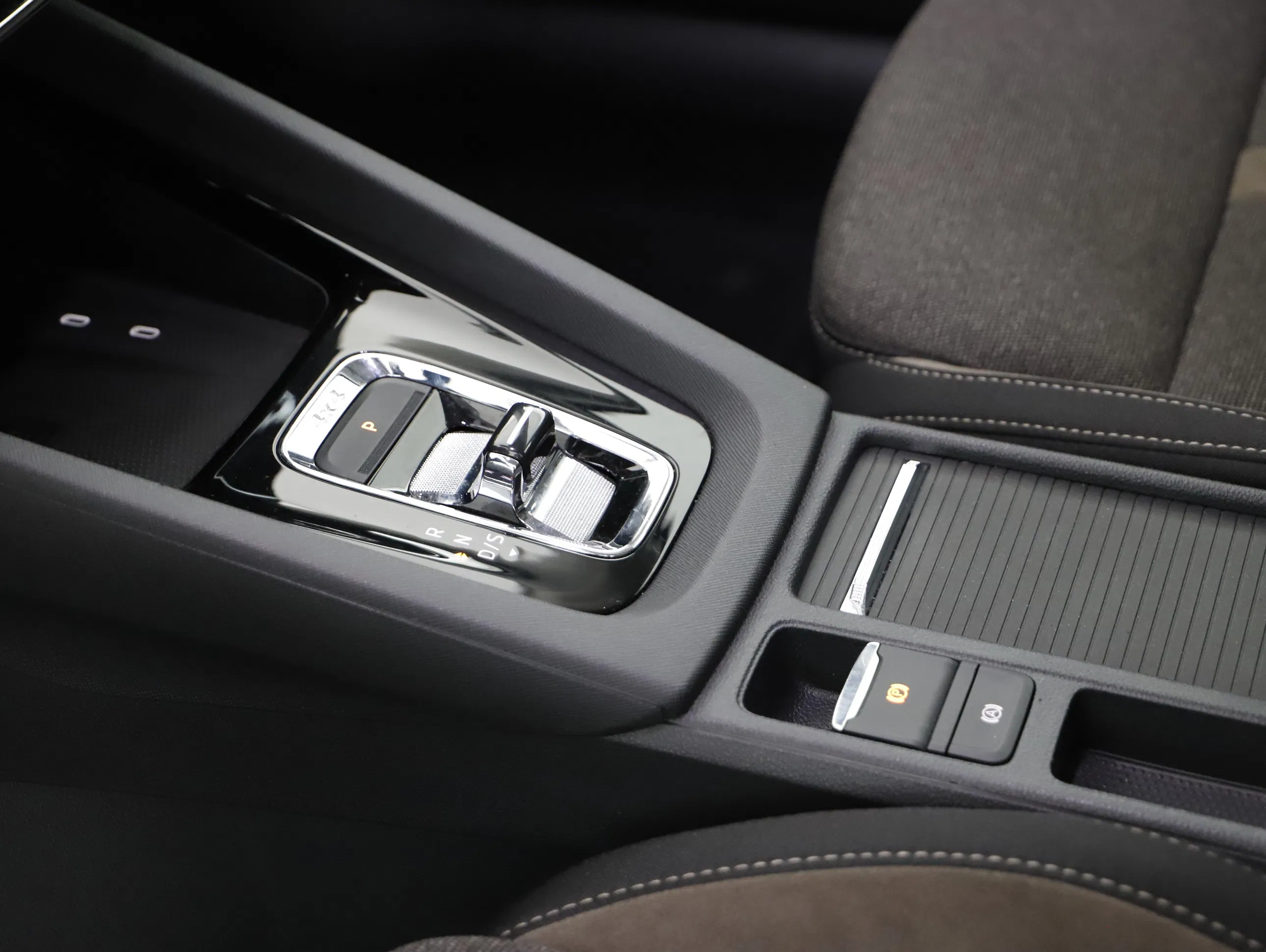 Skoda Octavia Combi 2.0TDI 4x4 Scout DSG | Bild 6 von 23