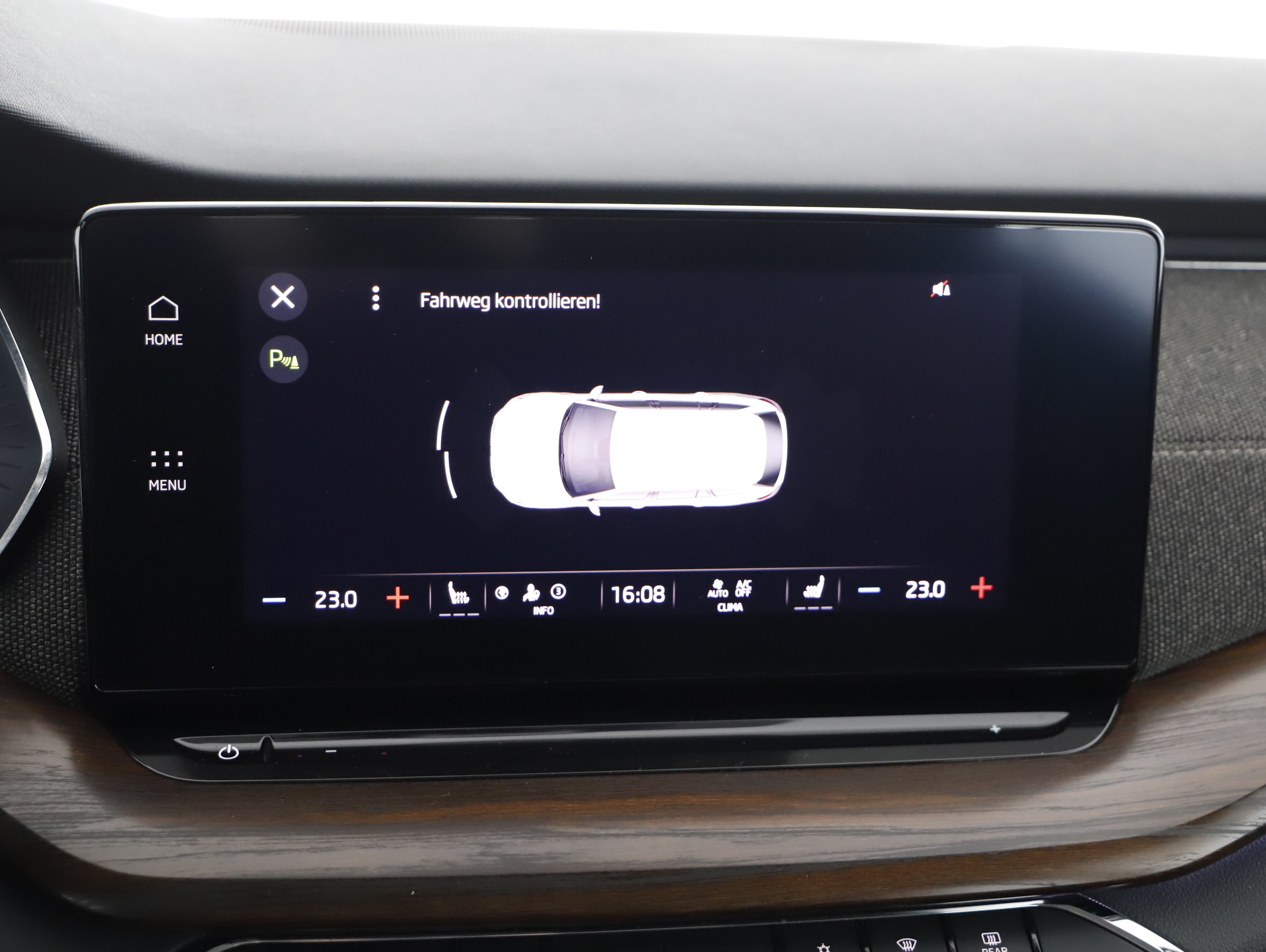 Skoda Octavia Combi 2.0TDI 4x4 Scout DSG | Bild 10 von 23