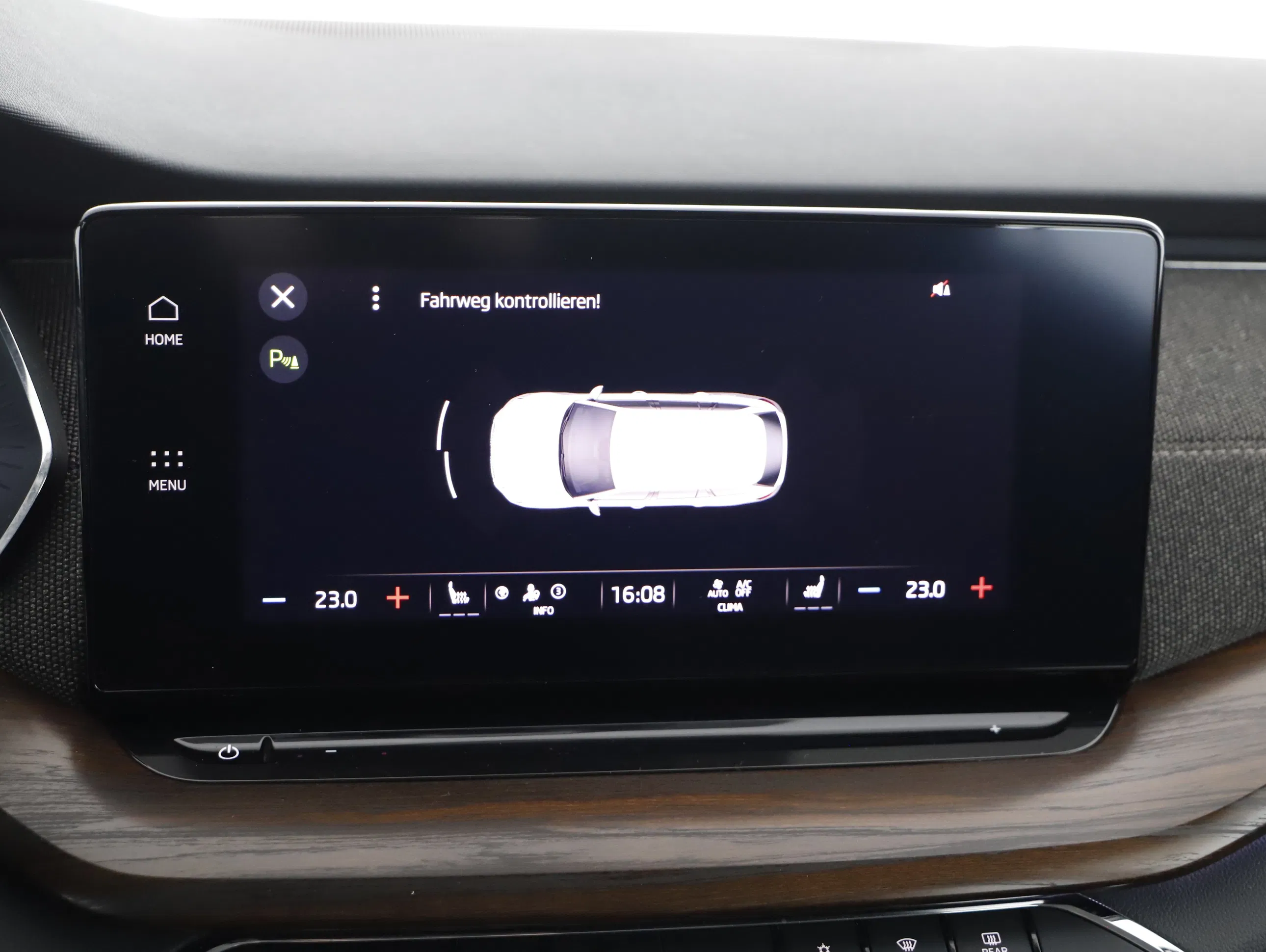 Skoda Octavia Combi 2.0TDI 4x4 Scout DSG | Bild 10 von 23