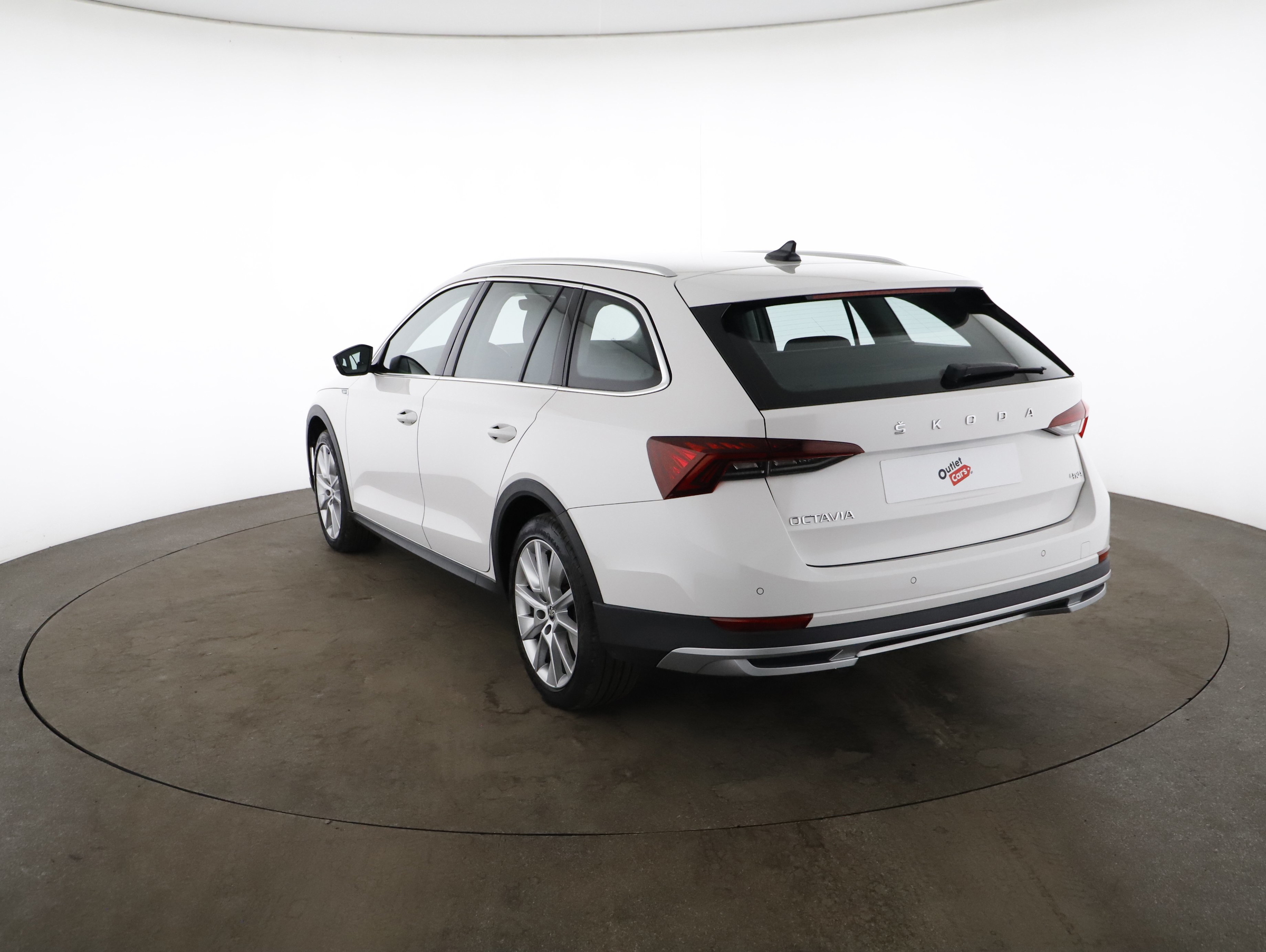 Skoda Octavia Combi 2.0 TDI 4x4 Scout | Bild 2 von 20