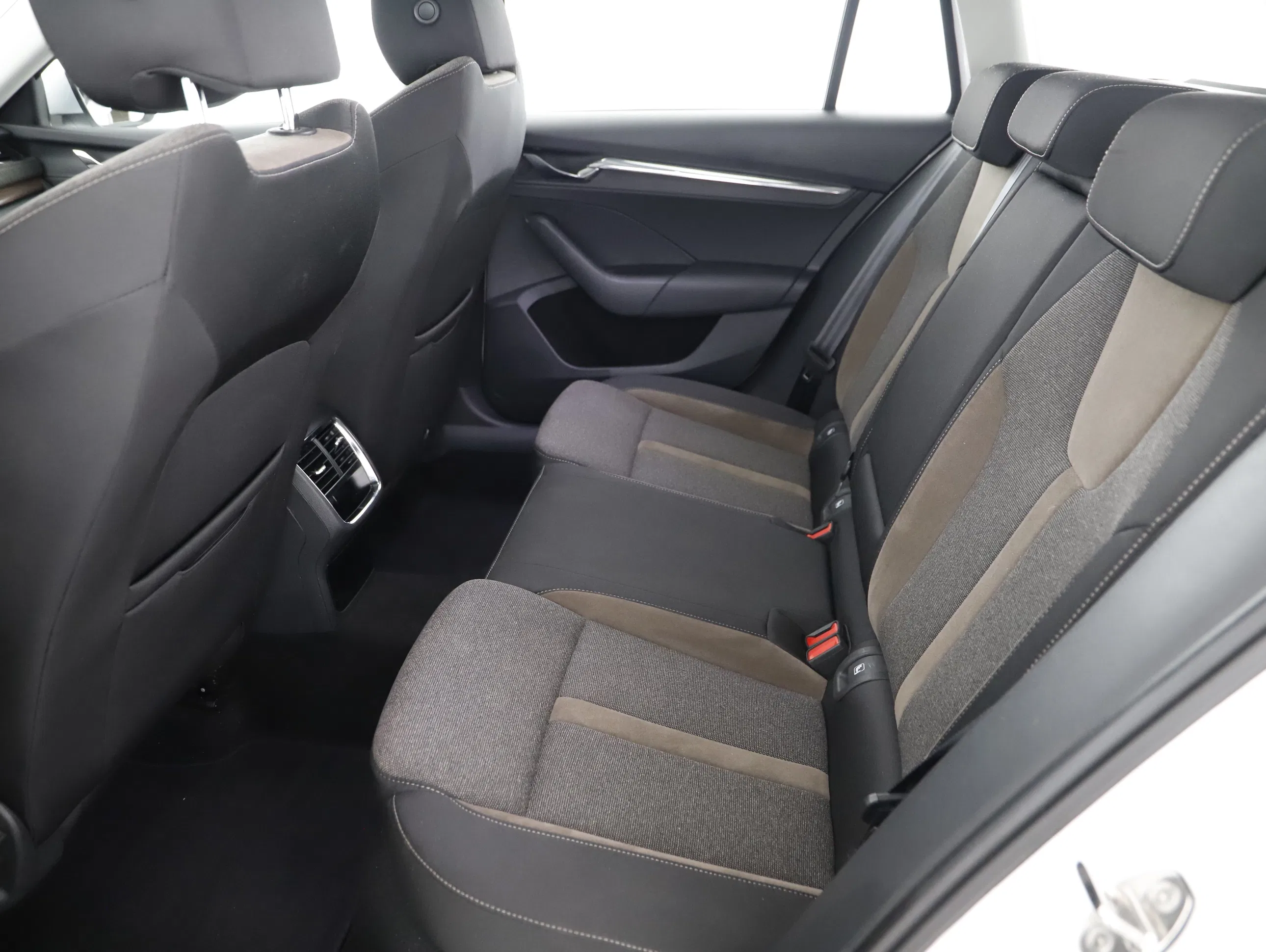 Skoda Octavia Combi 2.0 TDI 4x4 Scout | Bild 5 von 20