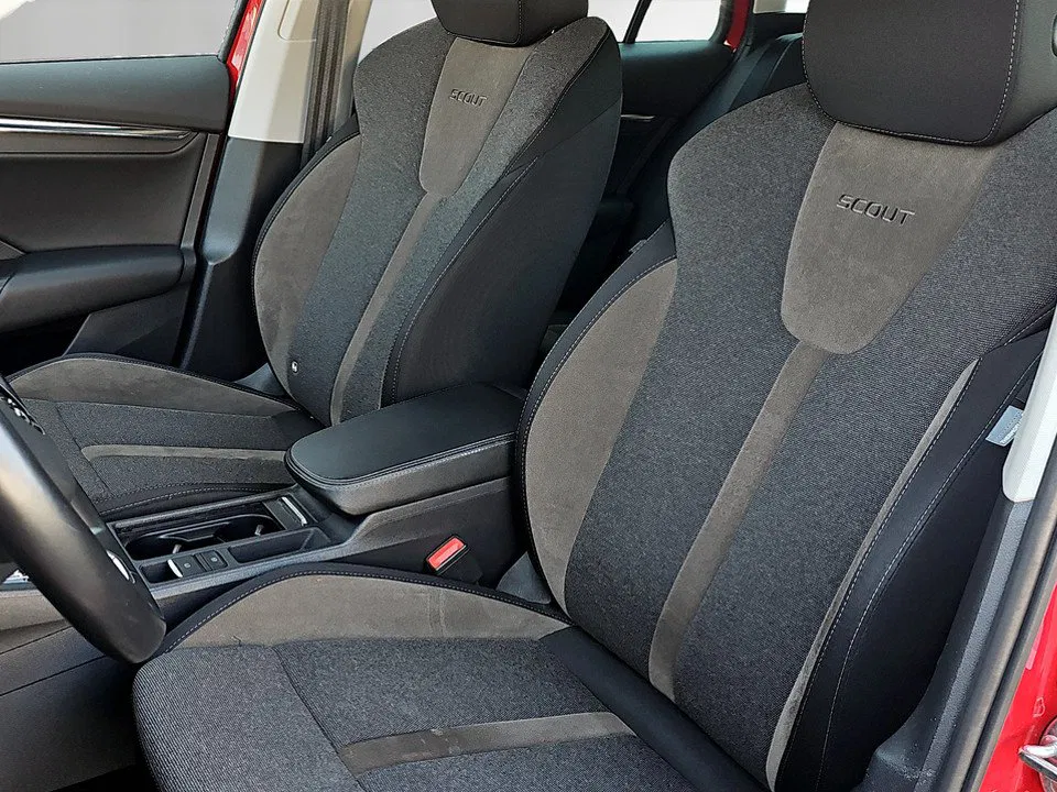 Skoda Octavia Combi 2.0TDI Scout 4X4 DSG | Bild 9 von 22