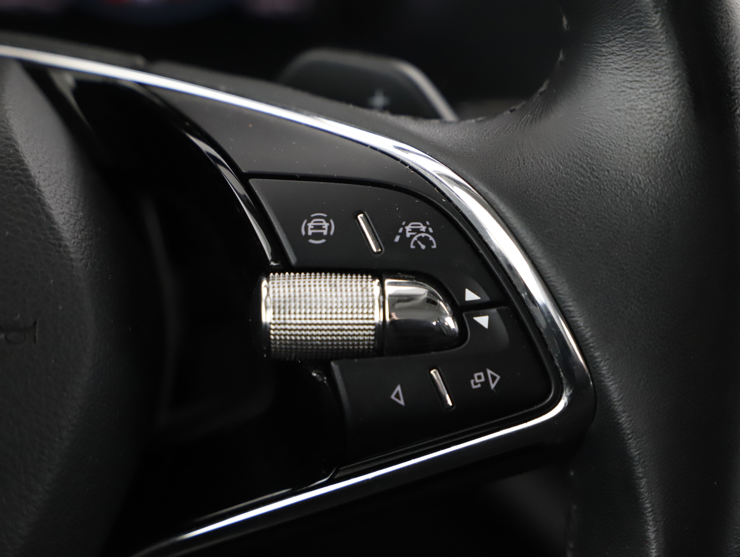 Skoda Octavia Combi 2.0 TDI Scout | Bild 22 von 27