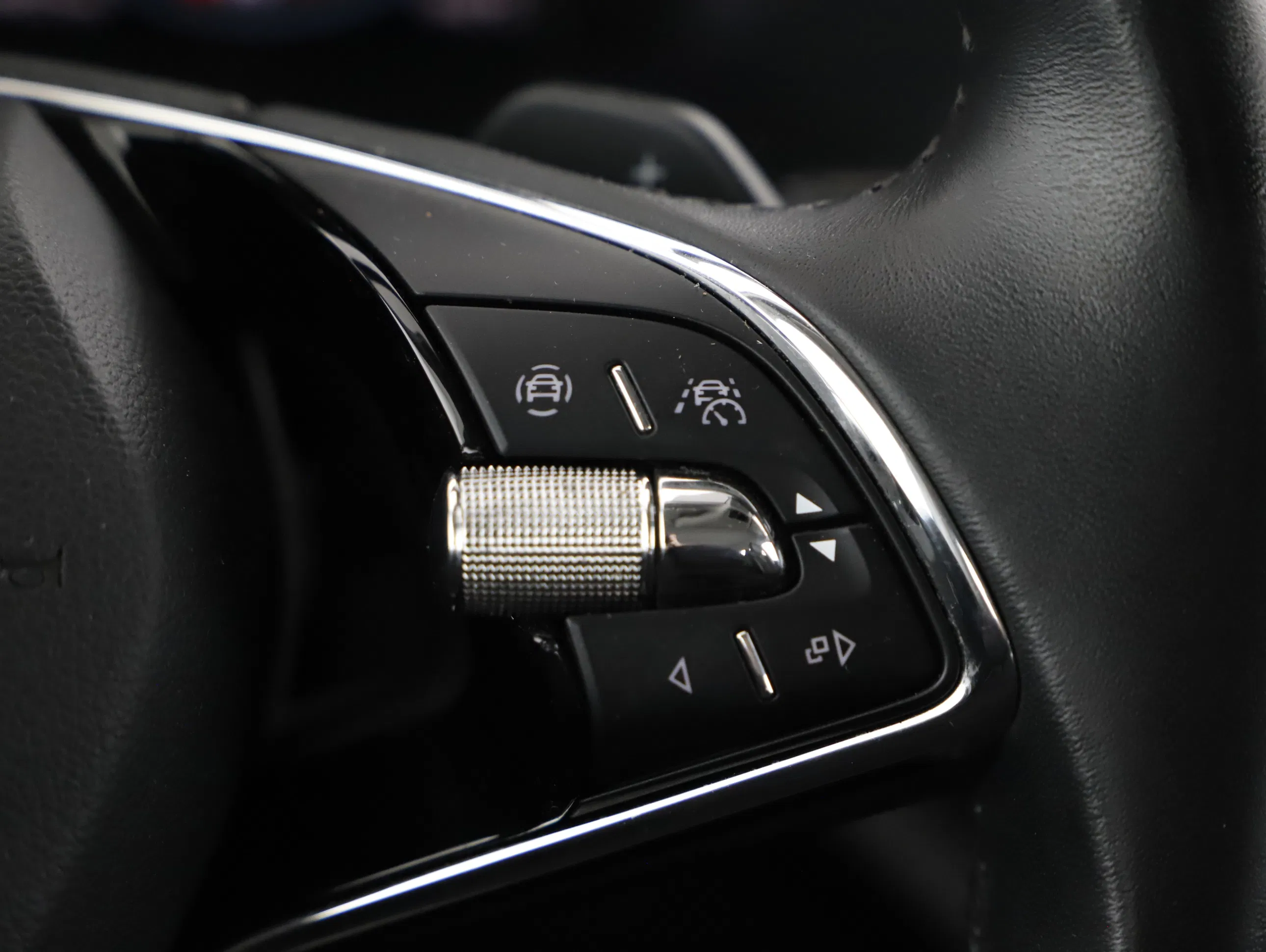 Skoda Octavia Combi 2.0 TDI Scout | Bild 22 von 27