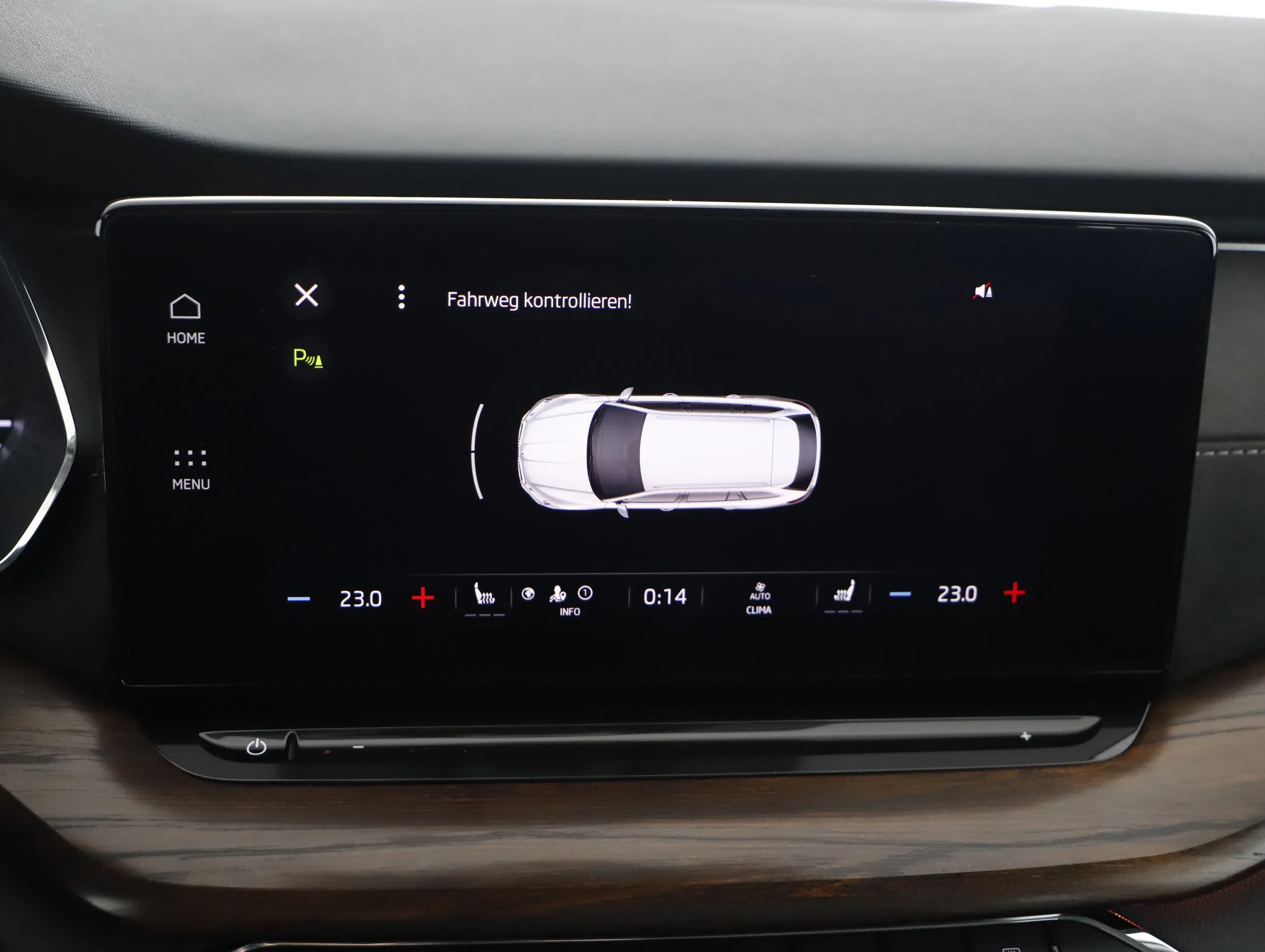 Skoda Octavia Combi 2.0 TDI Scout | Bild 19 von 27