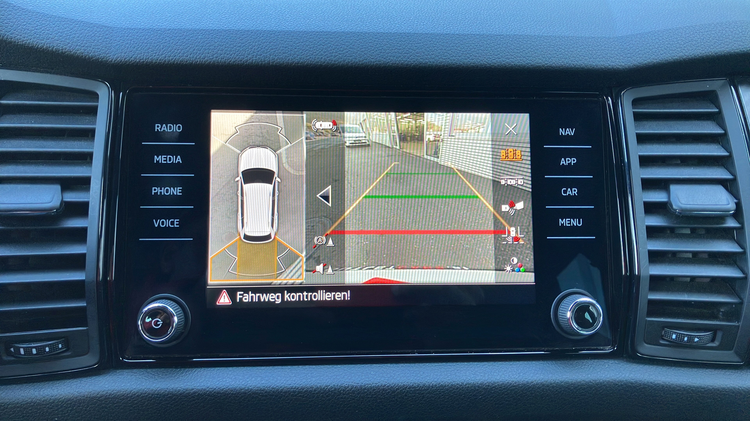 Skoda Kodiaq 2.0 TDI 4x4 Sportline | Bild 19 von 28
