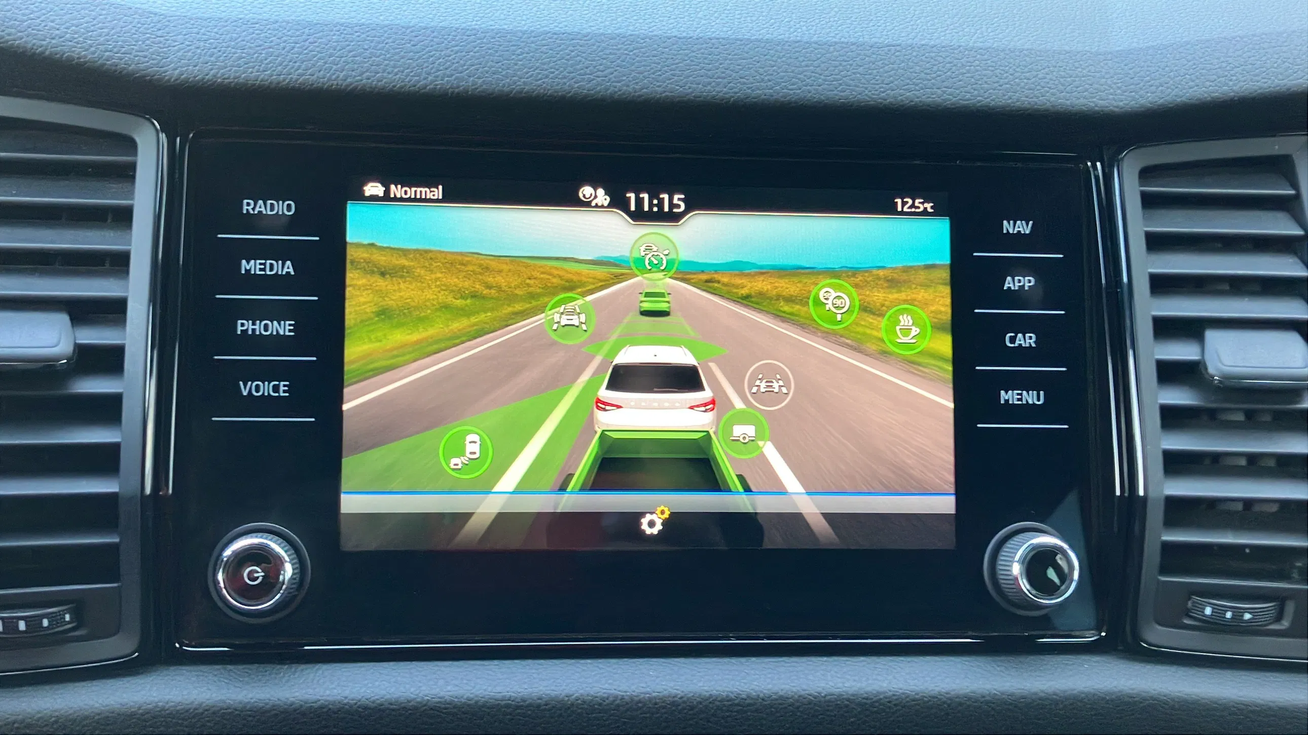 Skoda Kodiaq 2.0 TDI 4x4 Sportline | Bild 18 von 28