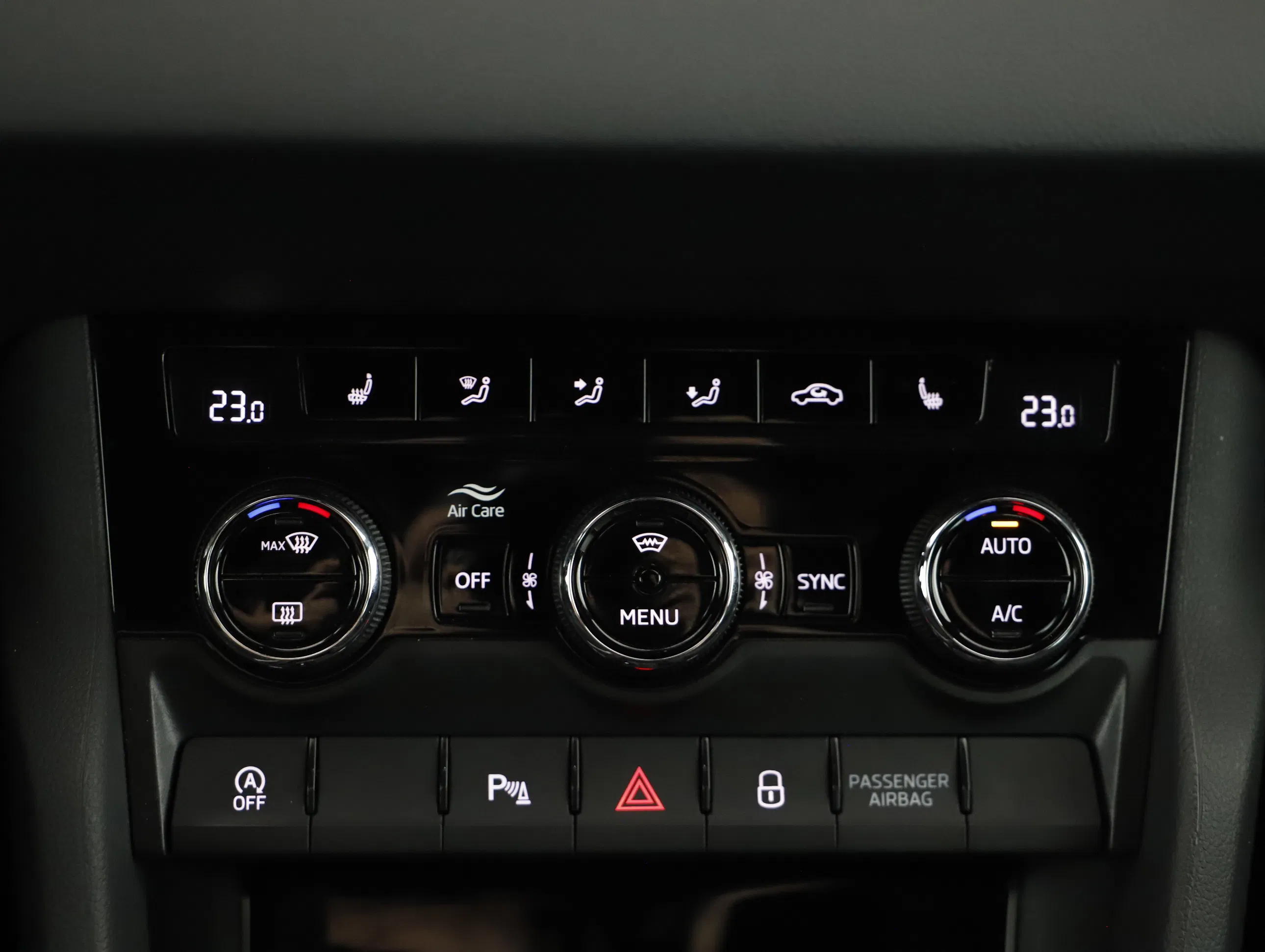 Skoda Karoq 2.0 TDI 4x4 Sportline | Bild 10 von 25