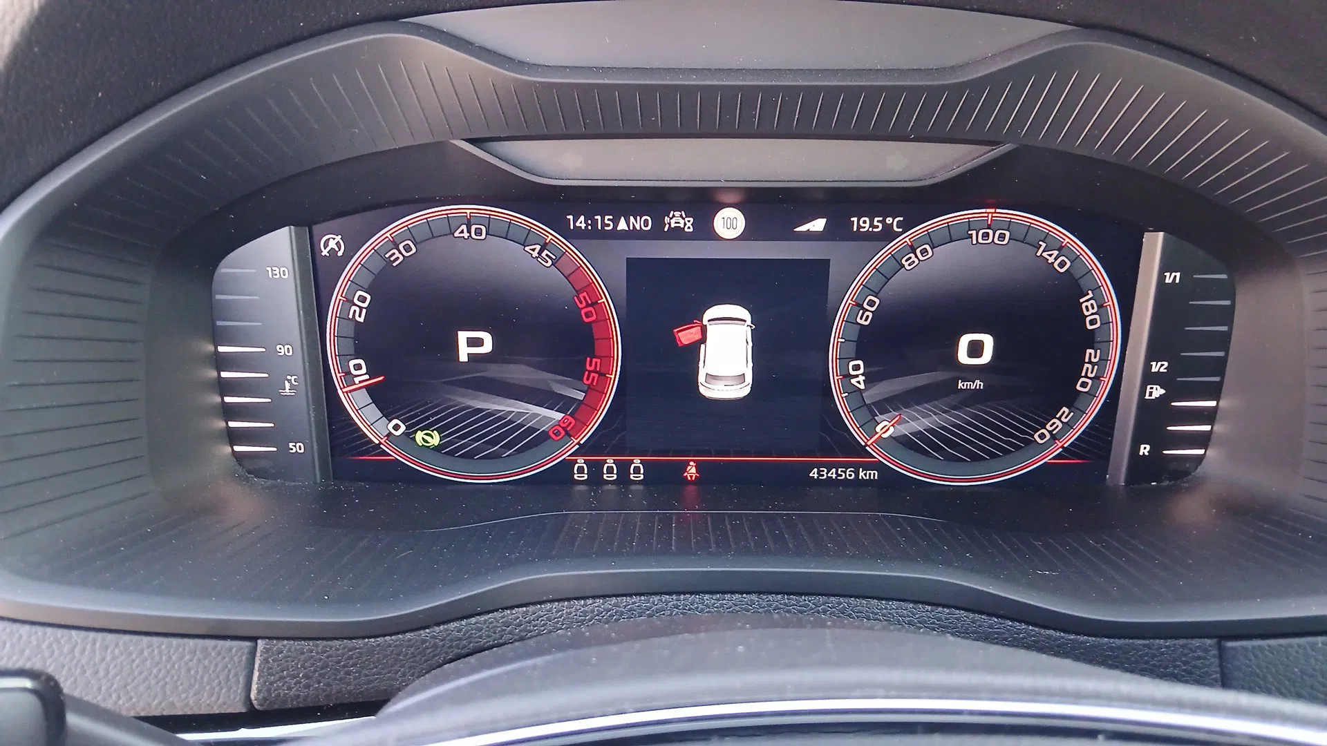 Skoda Karoq 2.0 TDI 4x4 Sportline | Bild 11 von 22