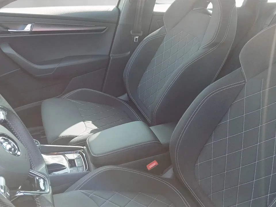 Skoda Karoq 2.0 TDI 4x4 Sportline | Bild 12 von 22