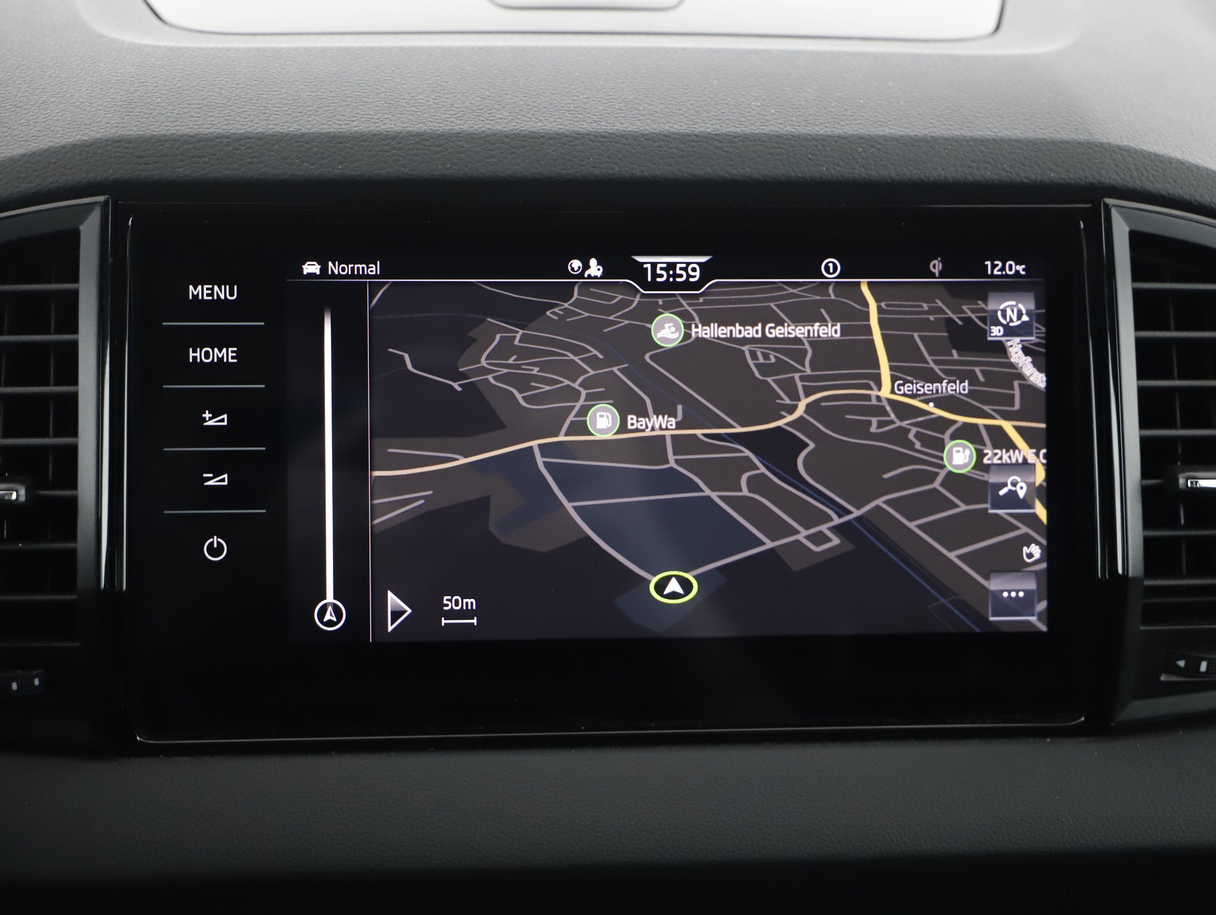 Skoda Karoq 2.0 TDI 4x4 Sportline | Bild 8 von 25