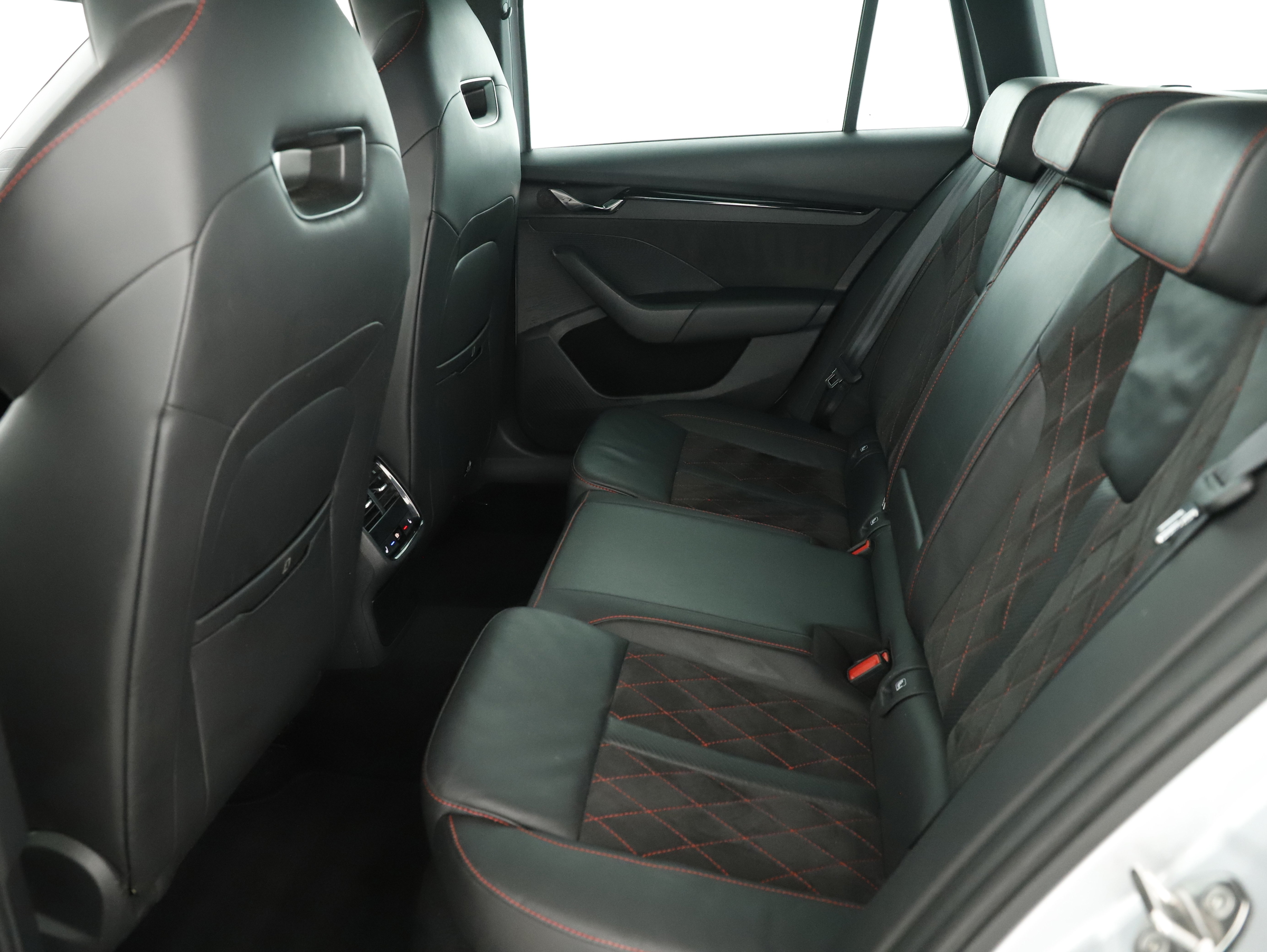 Skoda Octavia Combi RS TDI DSG | Bild 11 von 30