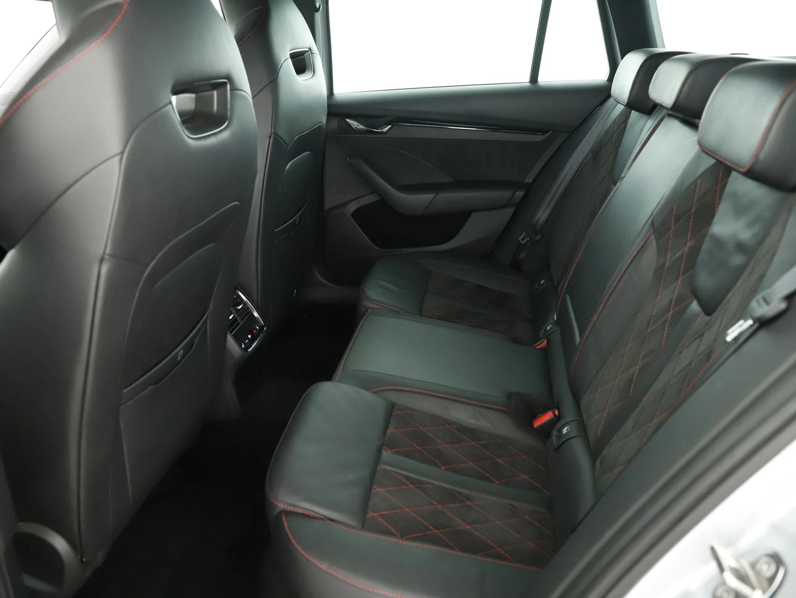 Skoda Octavia Combi RS TDI DSG | Bild 11 von 30