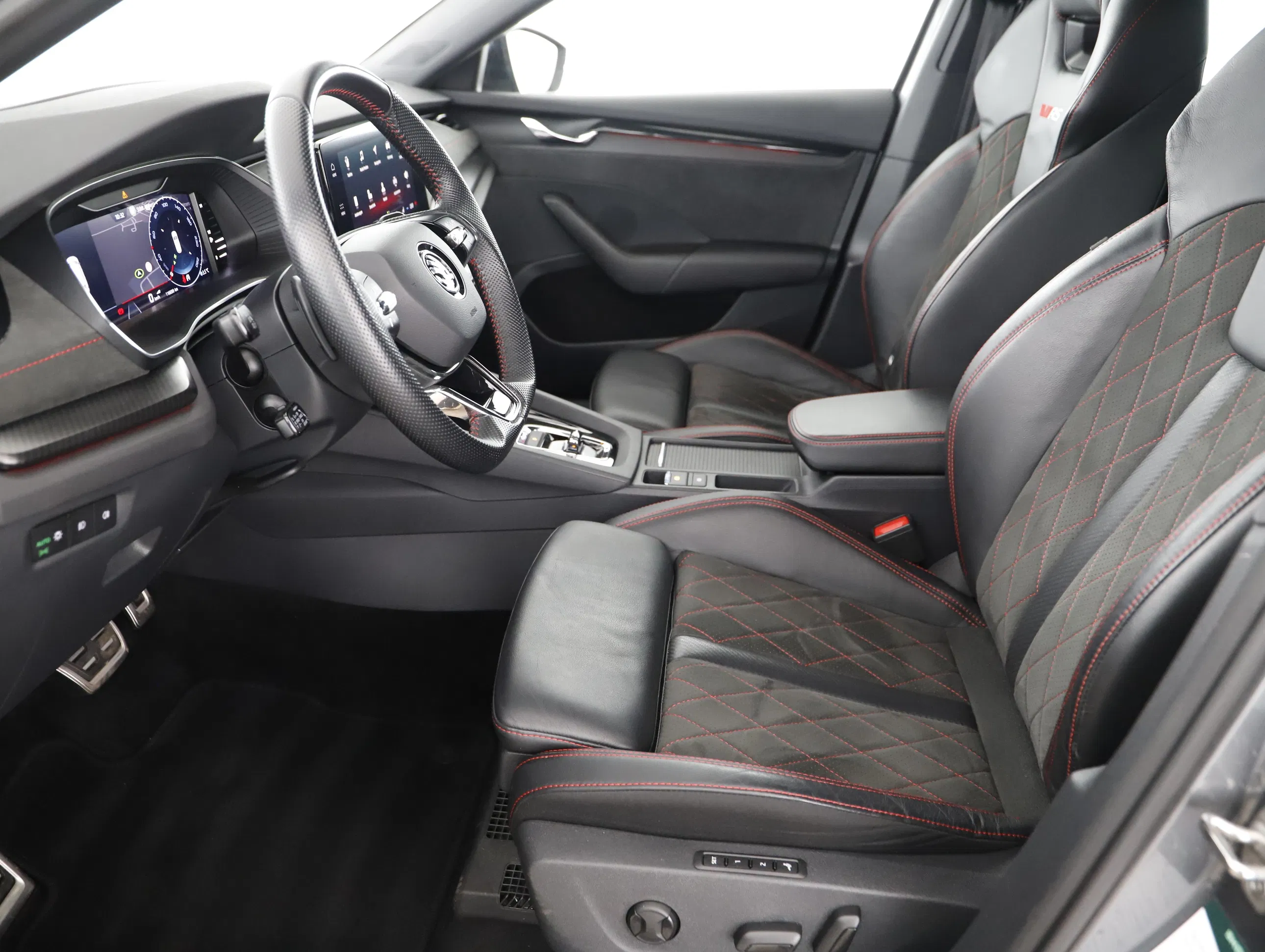 Skoda Octavia Combi 2.0 TDI RS | Bild 7 von 24