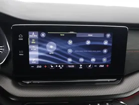 Skoda Octavia Combi 2.0 TDI RS | Thumbnail 16 von 24