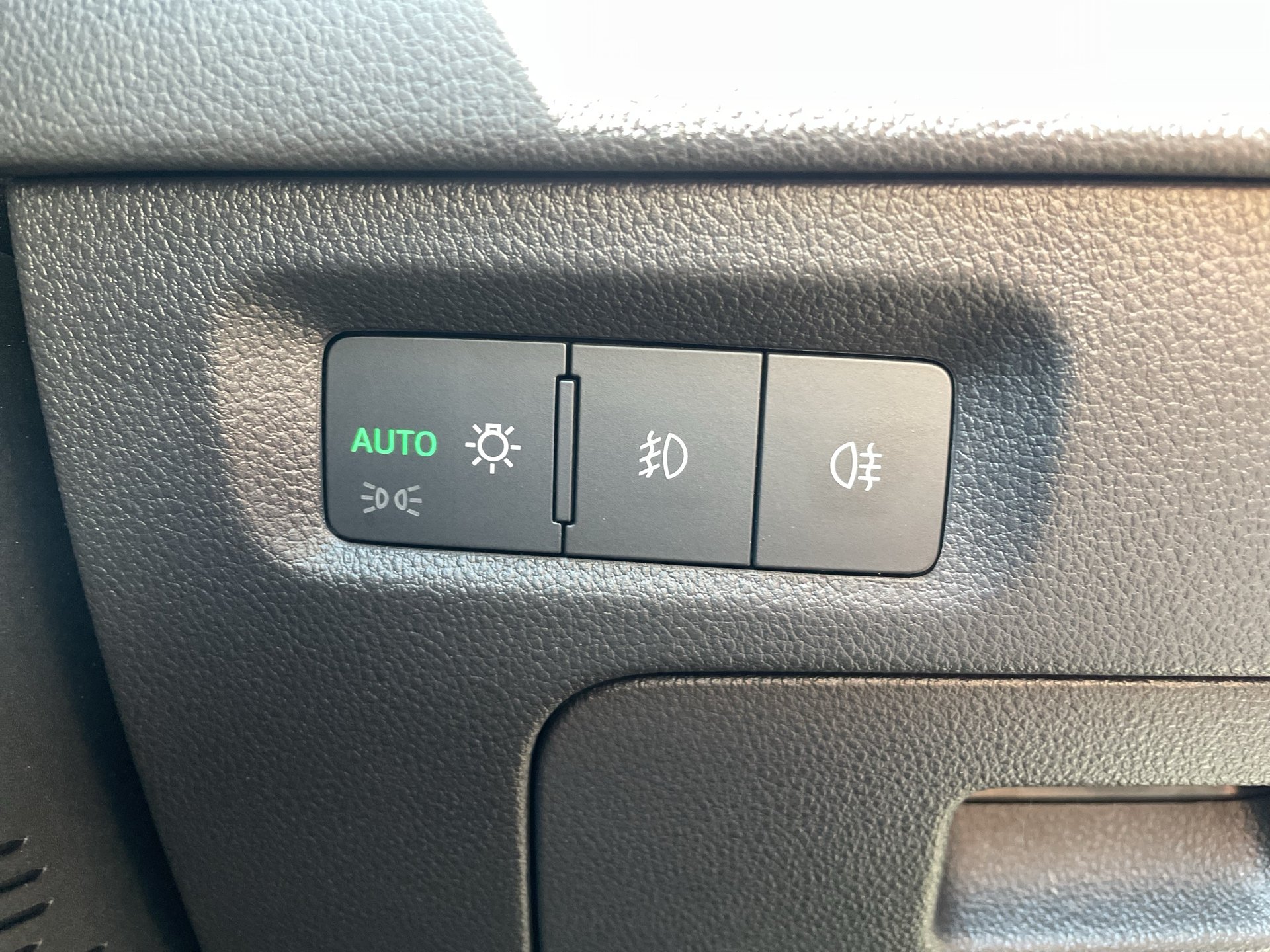 Skoda Octavia Combi 2.0 TDI RS | Bild 13 von 29