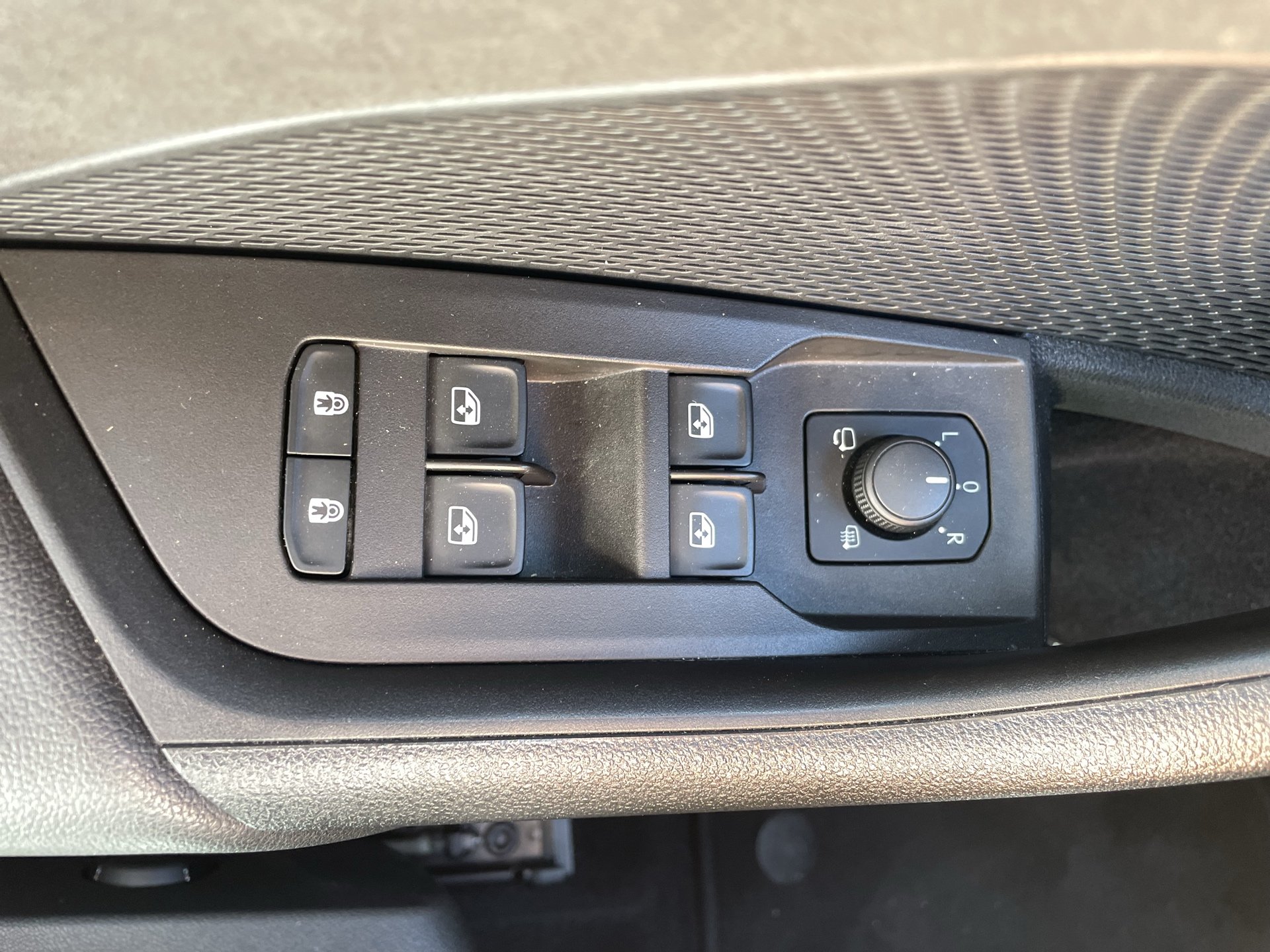 Skoda Octavia Combi 2.0 TDI RS | Bild 14 von 29