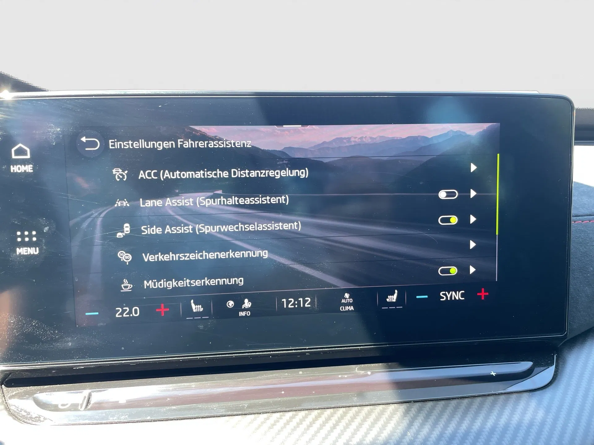 Skoda Octavia Combi 2.0 TDI RS | Bild 16 von 29