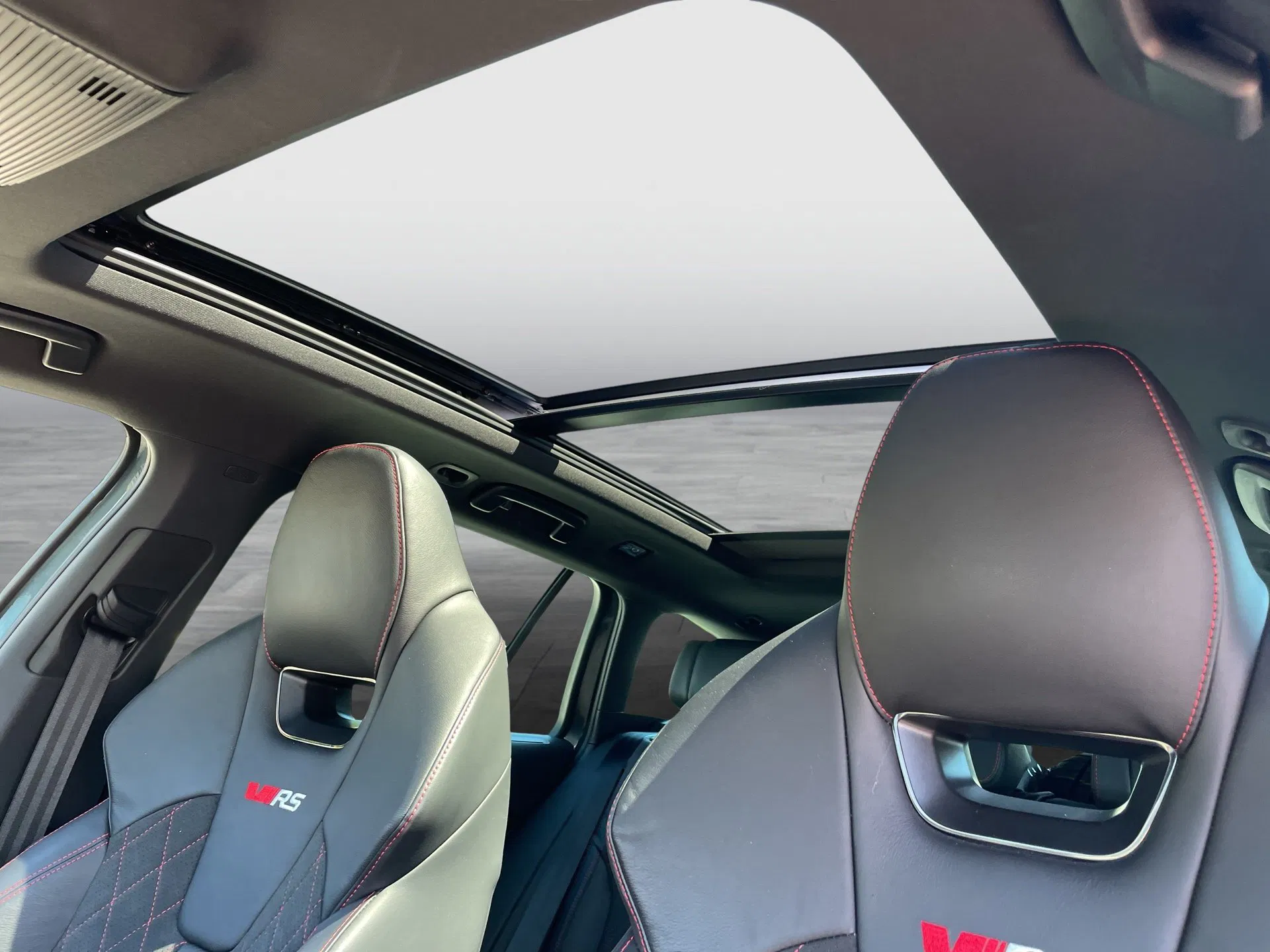 Skoda Octavia Combi 2.0 TDI RS | Bild 19 von 29