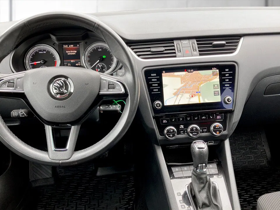 Skoda Octavia Combi 2.0 TDI 4X4 Style DSG | Bild 14 von 28