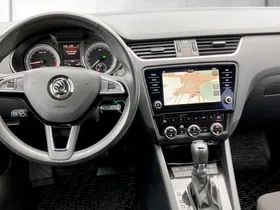 Skoda Octavia Combi 2.0 TDI 4X4 Style DSG | Thumbnail 14 von 28