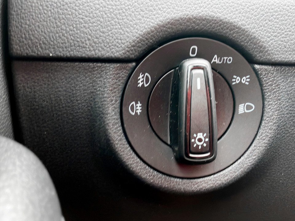 Skoda Octavia Combi 2.0 TDI 4X4 Style DSG | Bild 9 von 28