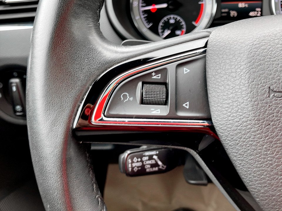 Skoda Octavia Combi 2.0 TDI 4X4 Style DSG | Bild 15 von 28