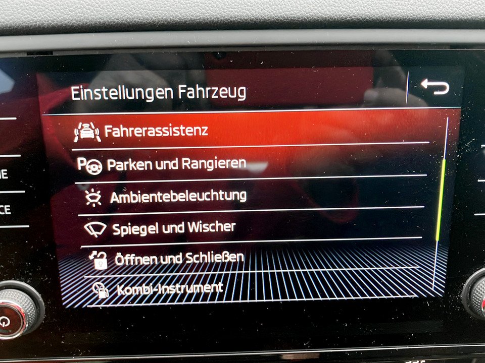 Skoda Octavia Combi 2.0 TDI 4X4 Style DSG | Bild 23 von 28