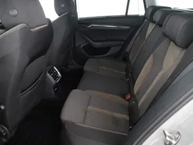 Skoda Octavia Combi Scout 4X4 2.0 TDI DSG | Thumbnail 2 von 23