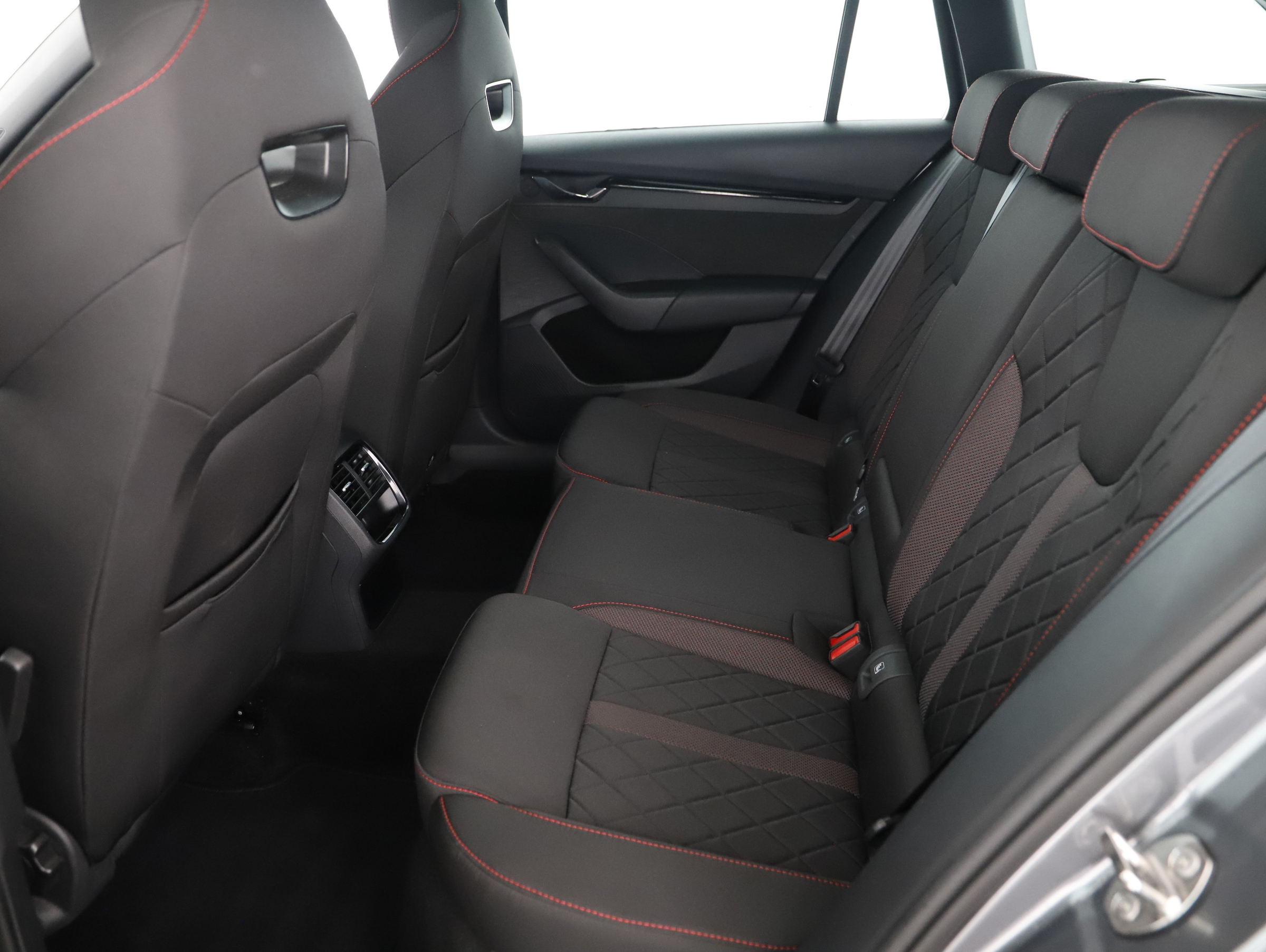 Skoda Octavia Combi 2.0 TDI 4x4 RS | Bild 2 von 22