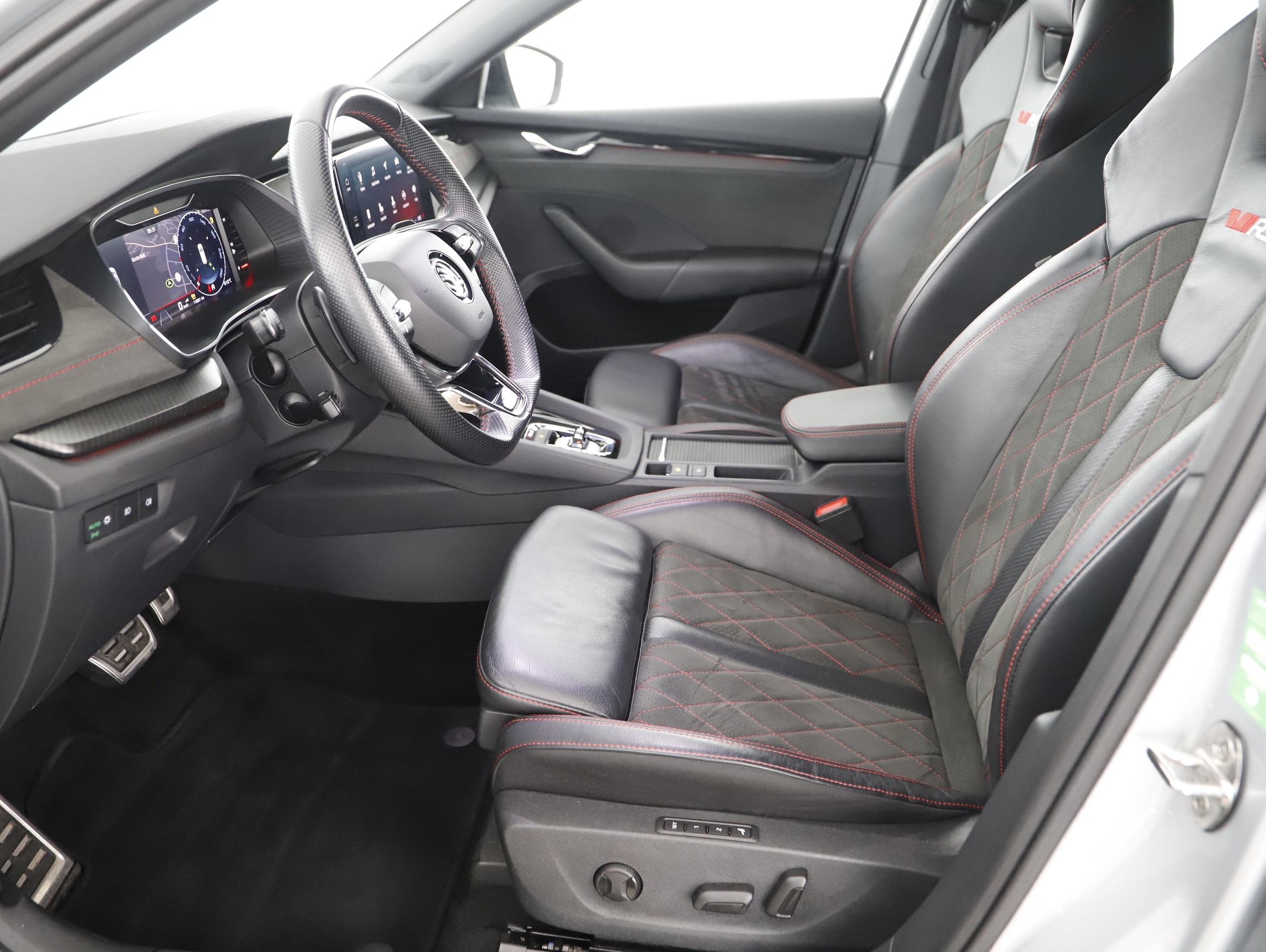 Skoda Octavia Combi 2.0 TDI RS | Bild 12 von 24