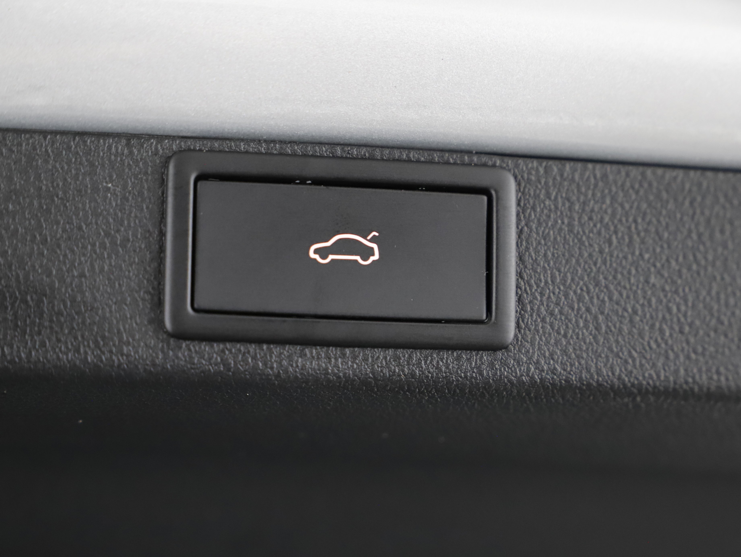 Skoda Octavia Combi 2.0 TDI RS | Bild 21 von 24