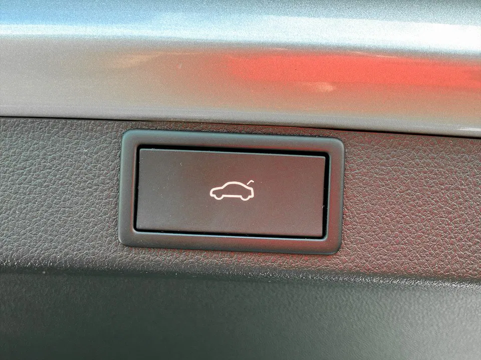 Skoda Octavia Combi 2.0 TDI RS | Bild 9 von 29