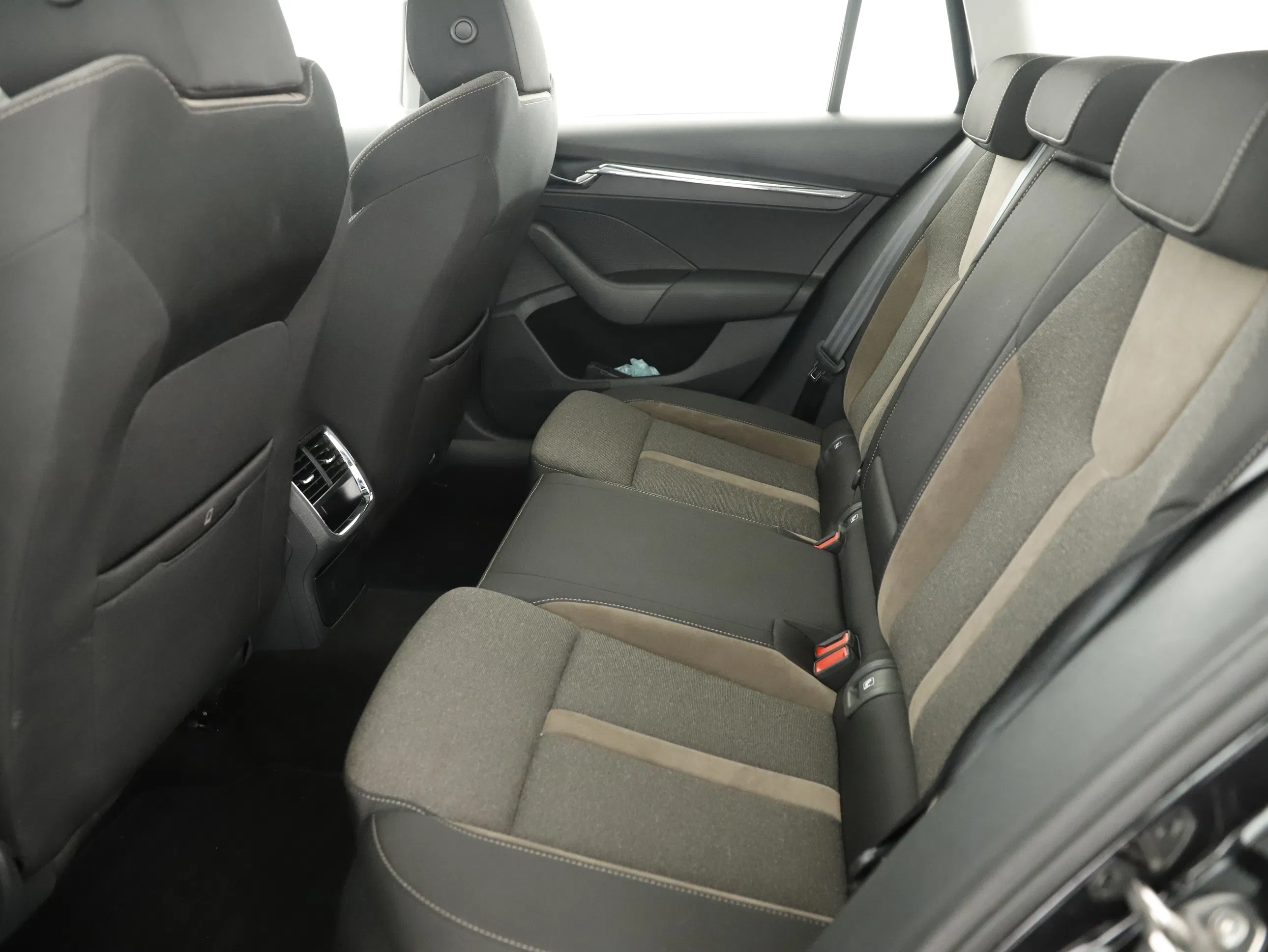 Skoda Octavia Combi 2.0 TDI Scout | Bild 18 von 31