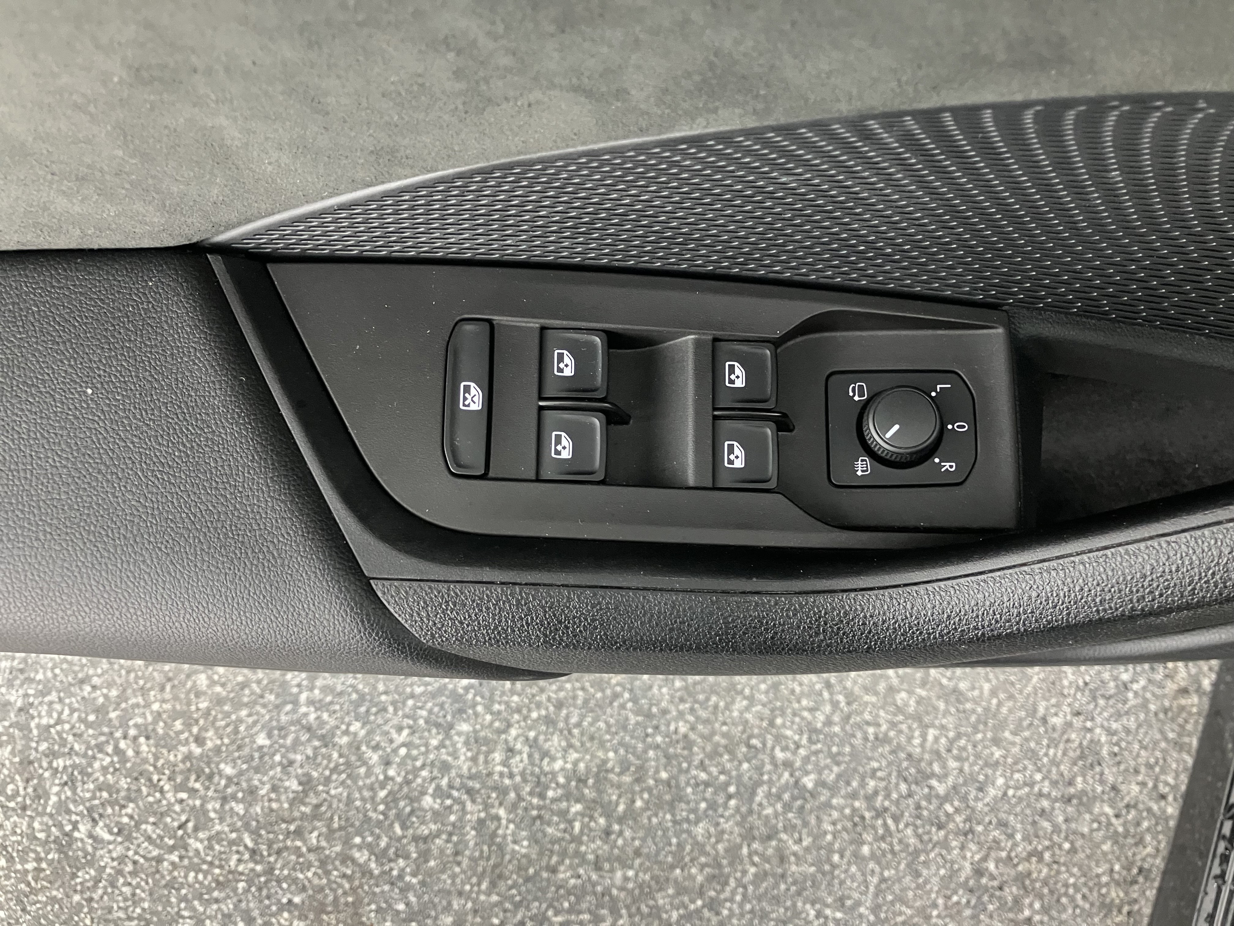 Skoda Octavia Combi 2.0 TDI RS | Bild 15 von 31