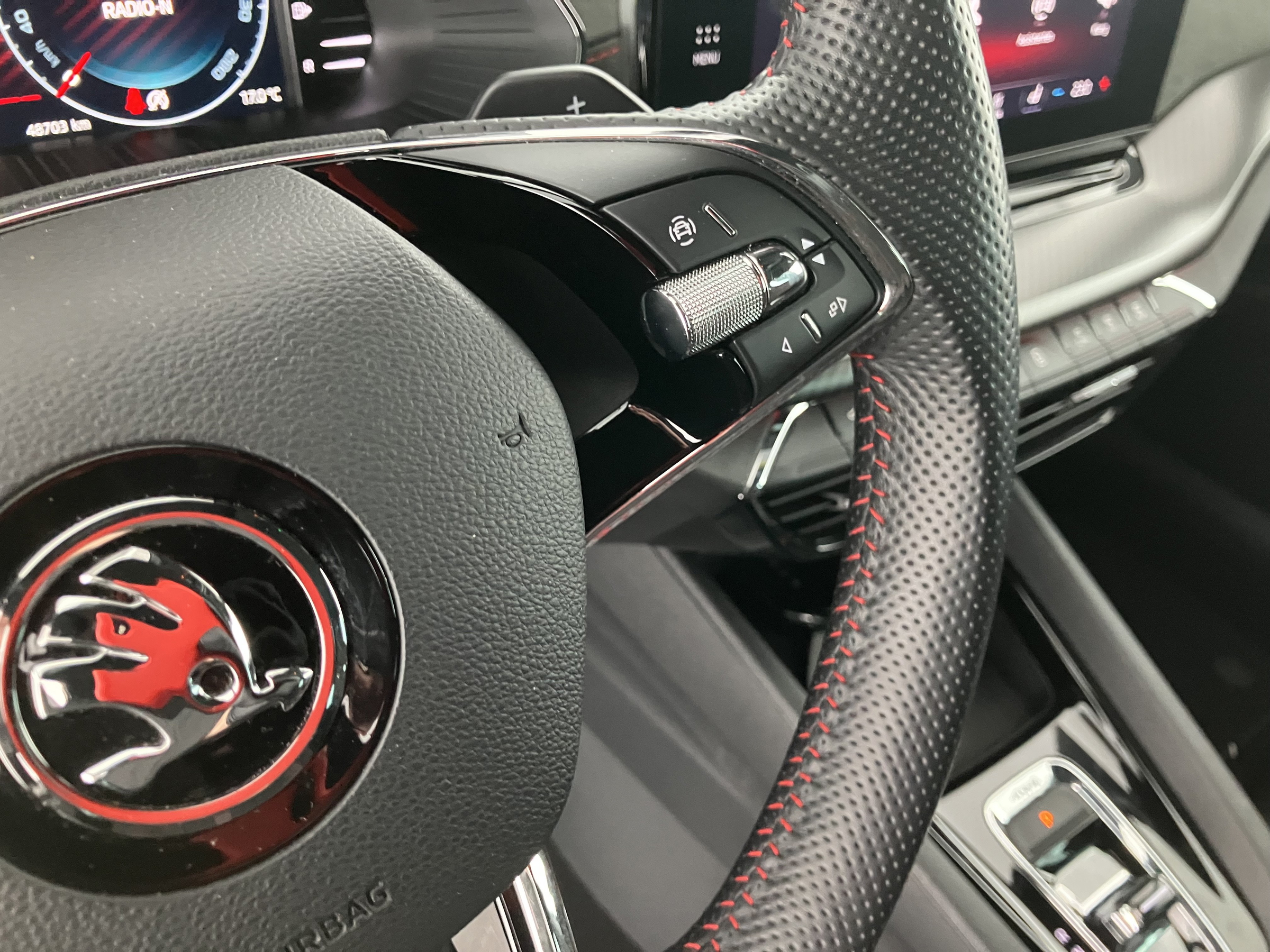 Skoda Octavia Combi 2.0 TDI RS | Bild 20 von 31