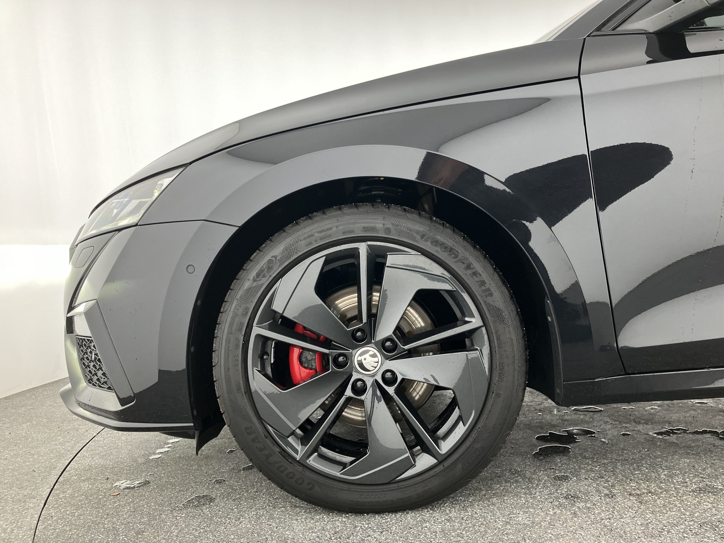 Skoda Octavia Combi 2.0 TDI RS | Bild 23 von 31